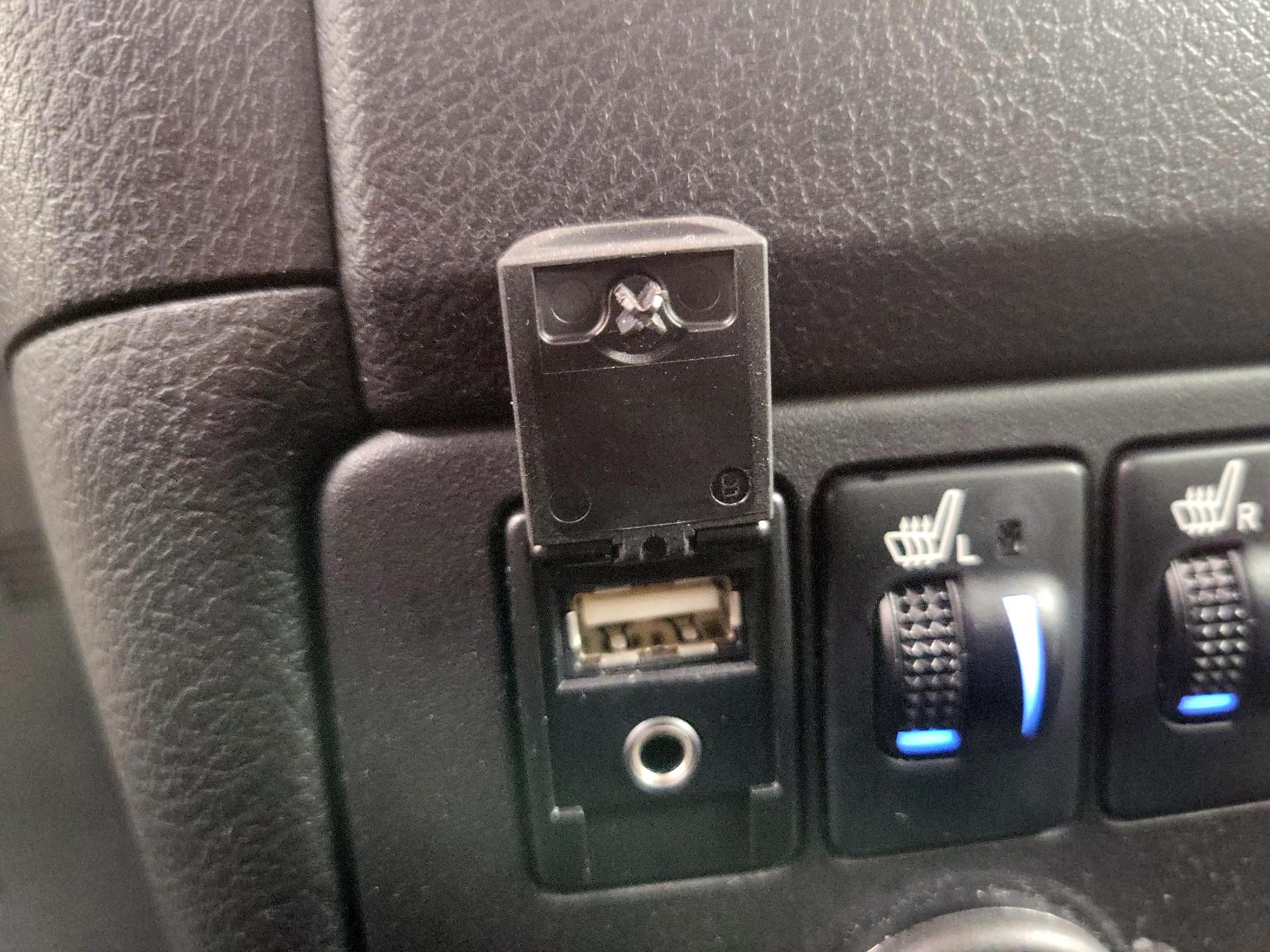 Thumbnail: 2016 Toyota Sienna - 19