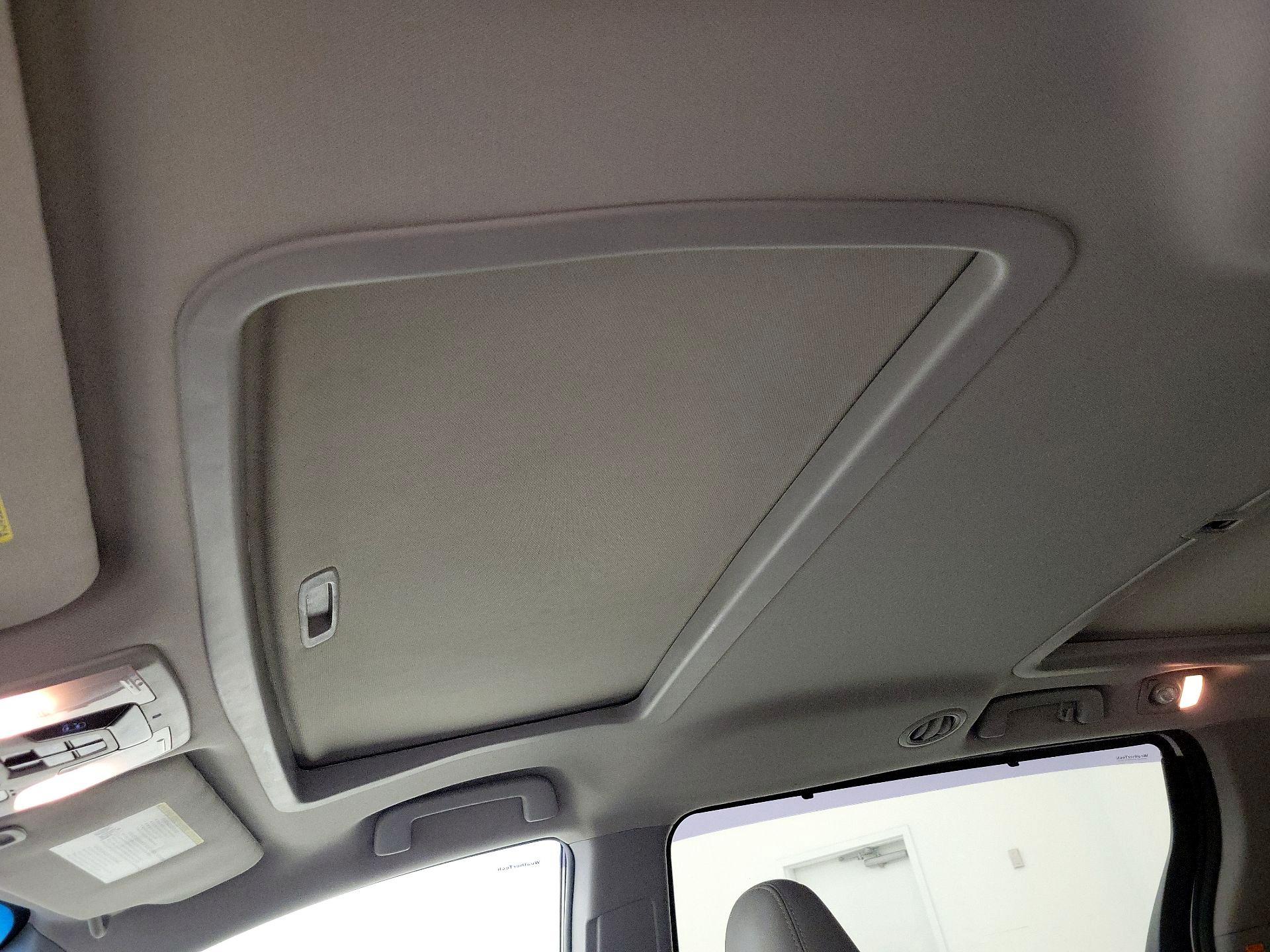 Thumbnail: 2016 Toyota Sienna - 20