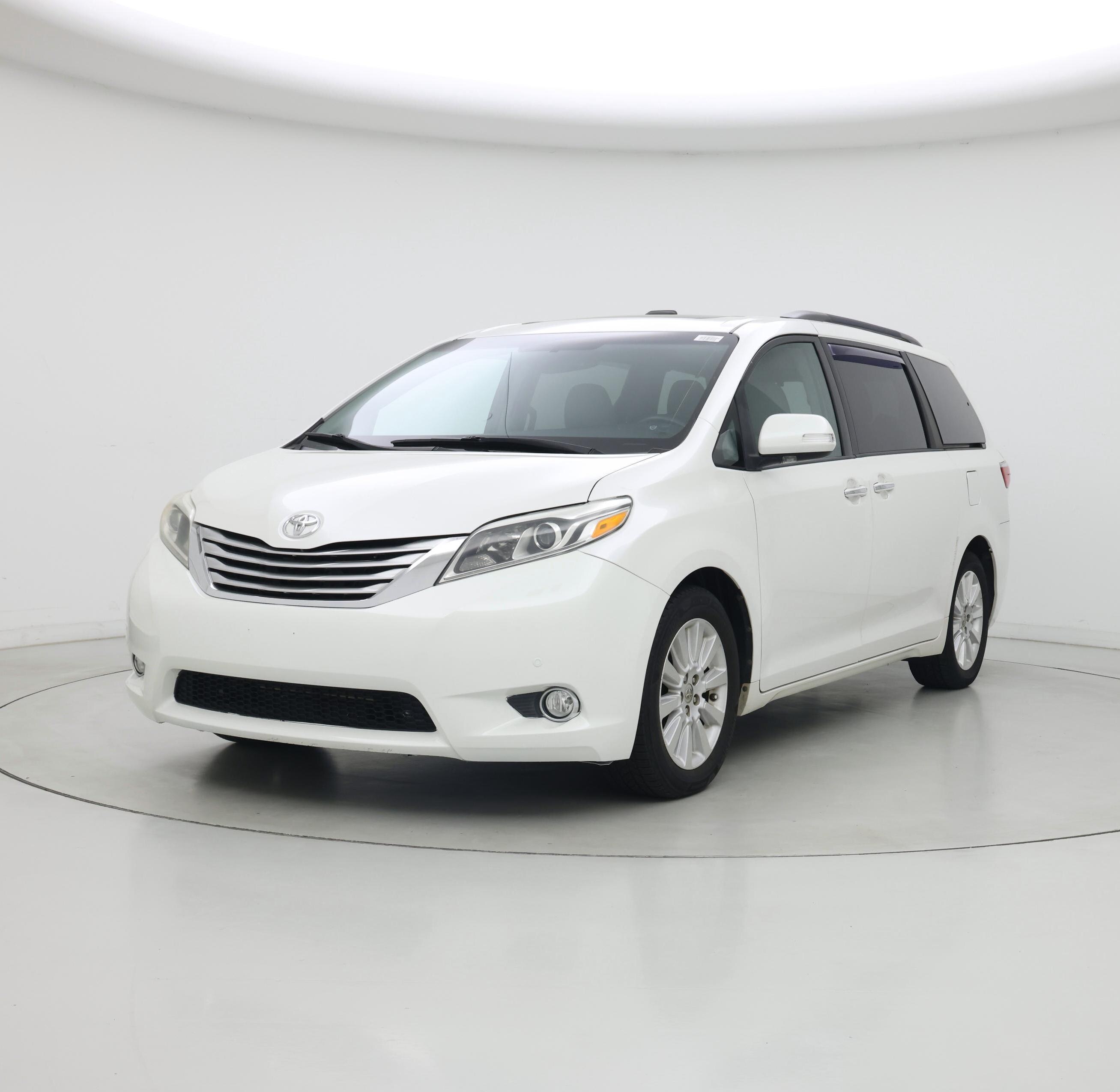 Thumbnail: 2016 Toyota Sienna - 4