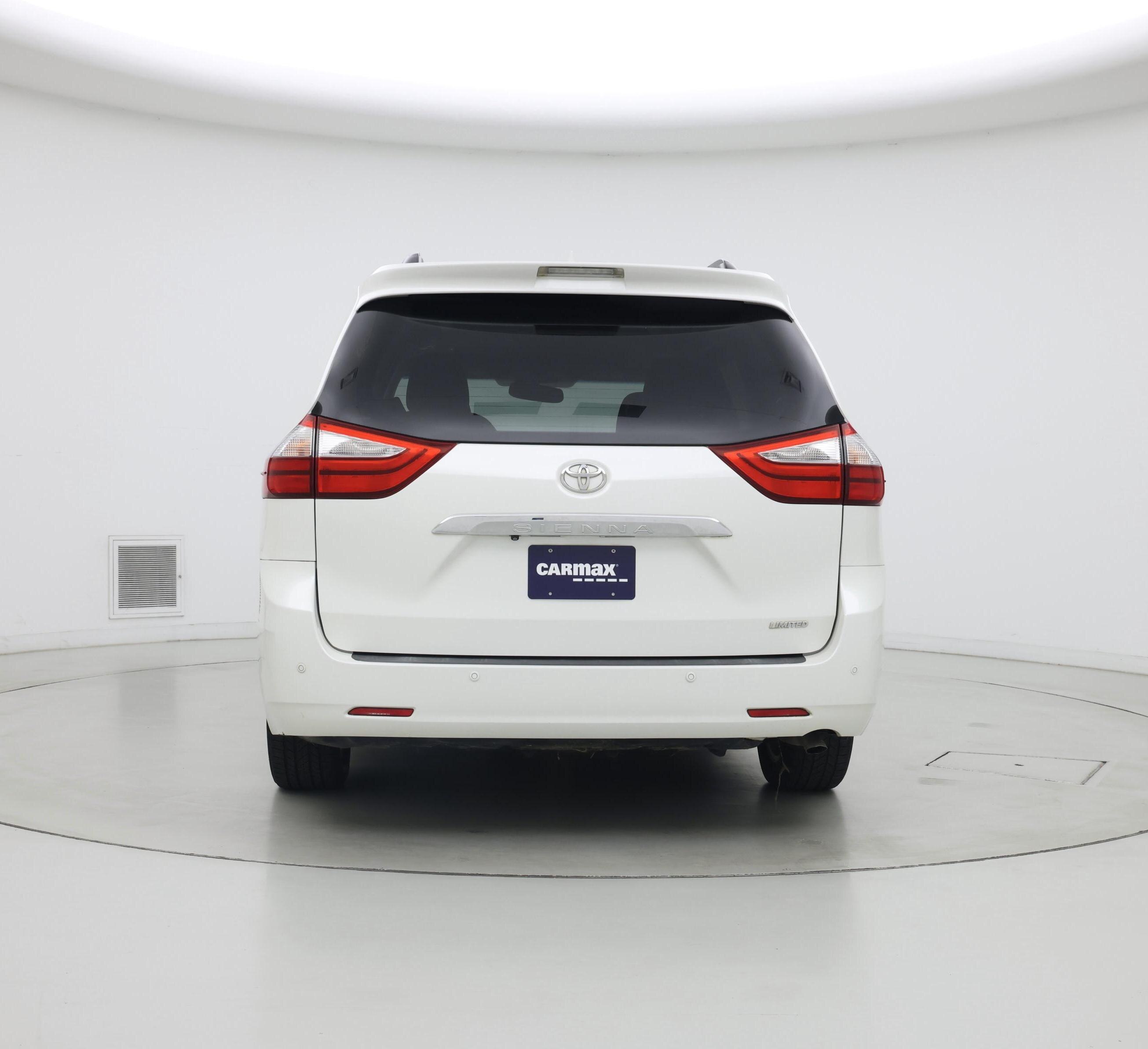 Thumbnail: 2016 Toyota Sienna - 6