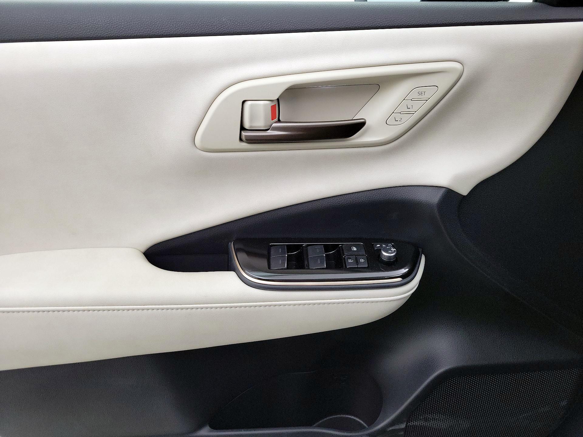 Thumbnail: 2025 Toyota Crown - 12