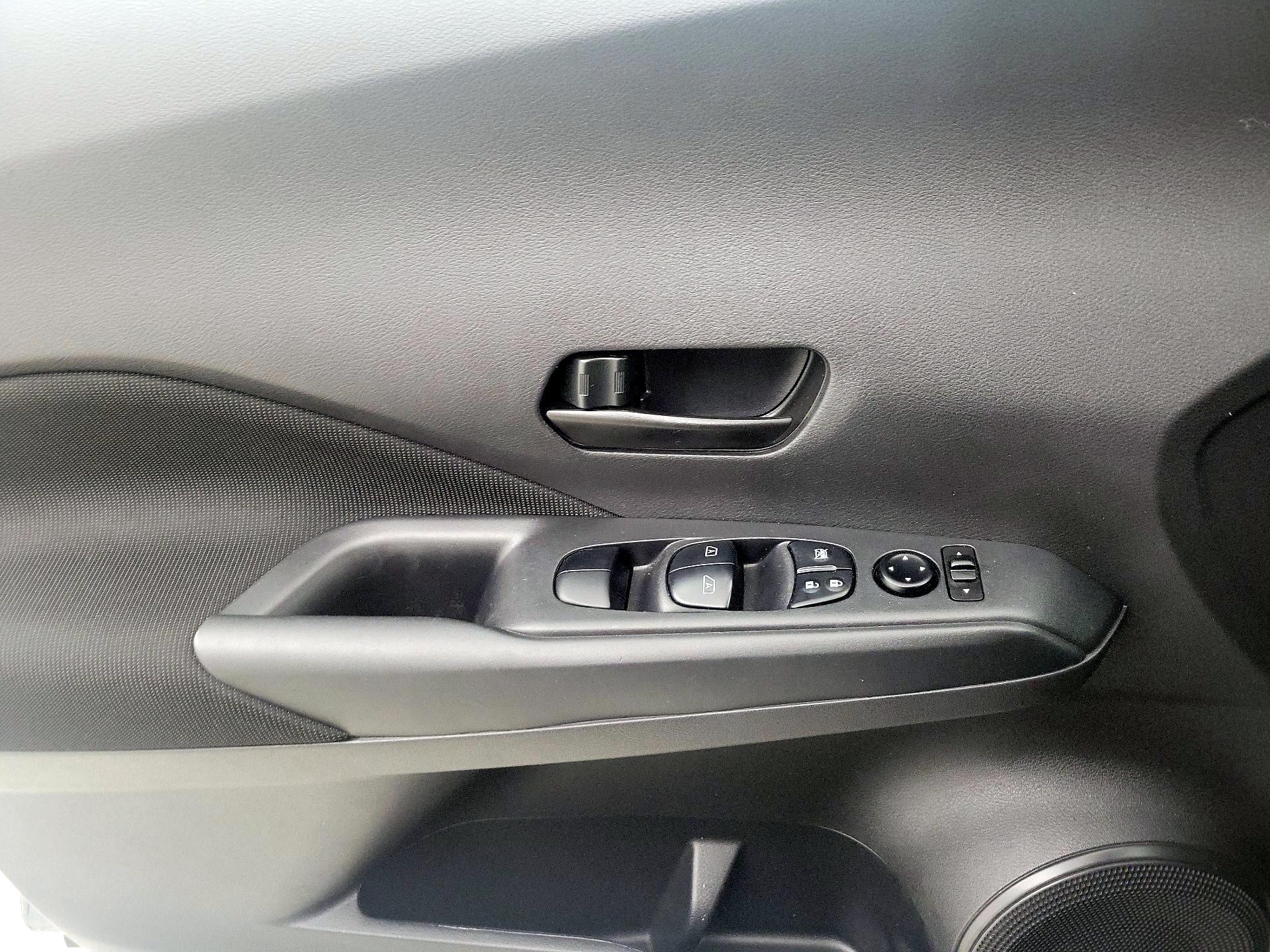 Thumbnail: 2024 Nissan Kicks - 12