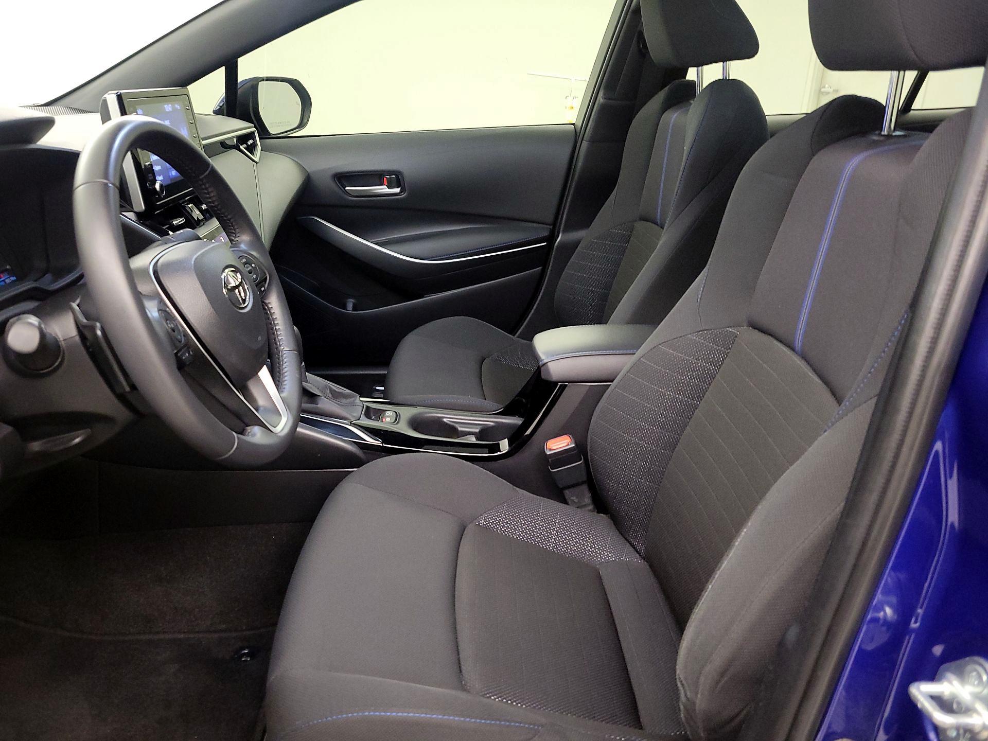 Thumbnail: 2021 Toyota Corolla - 11