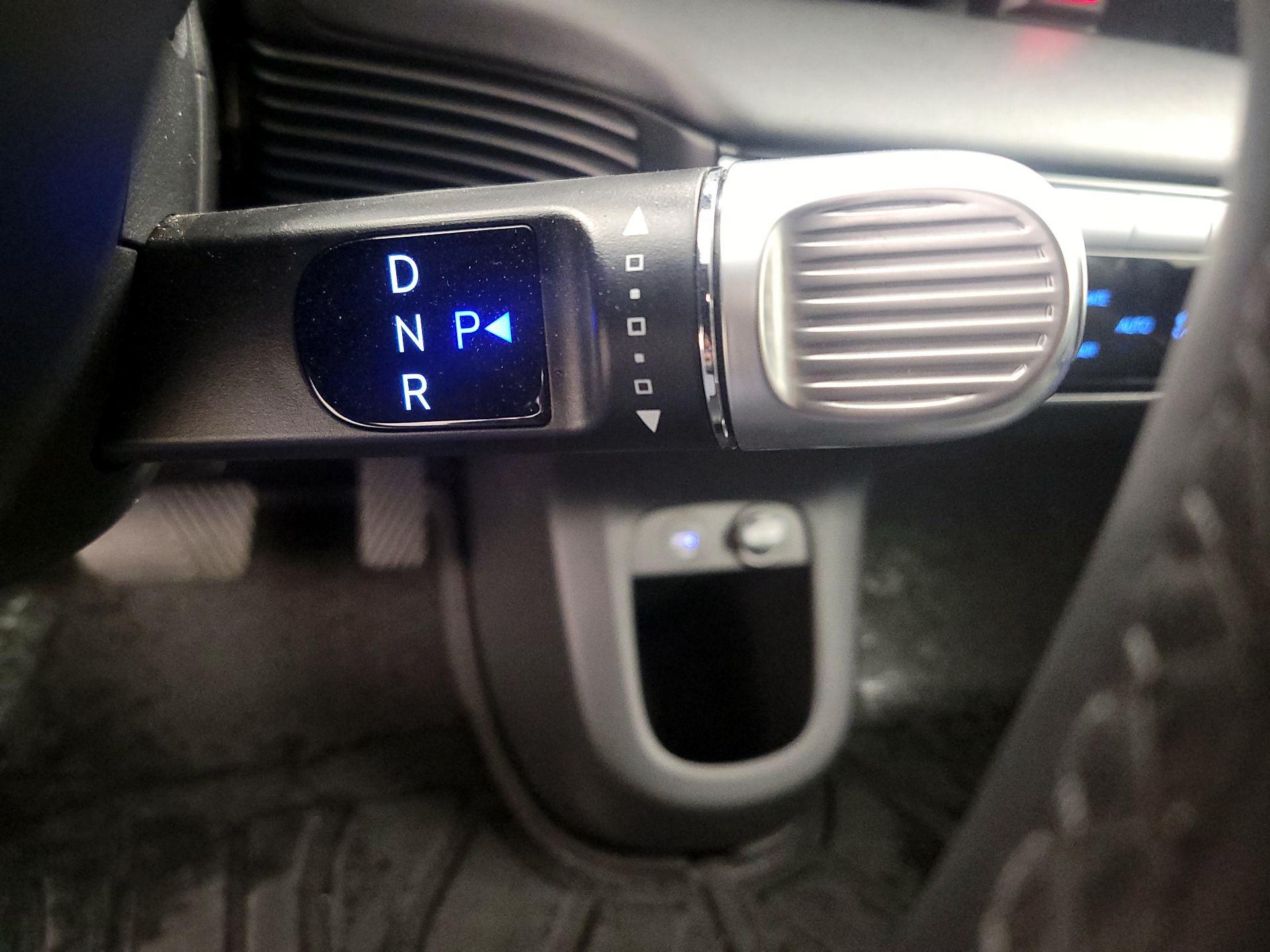 Thumbnail: 2023 Hyundai Ioniq 5 - 18