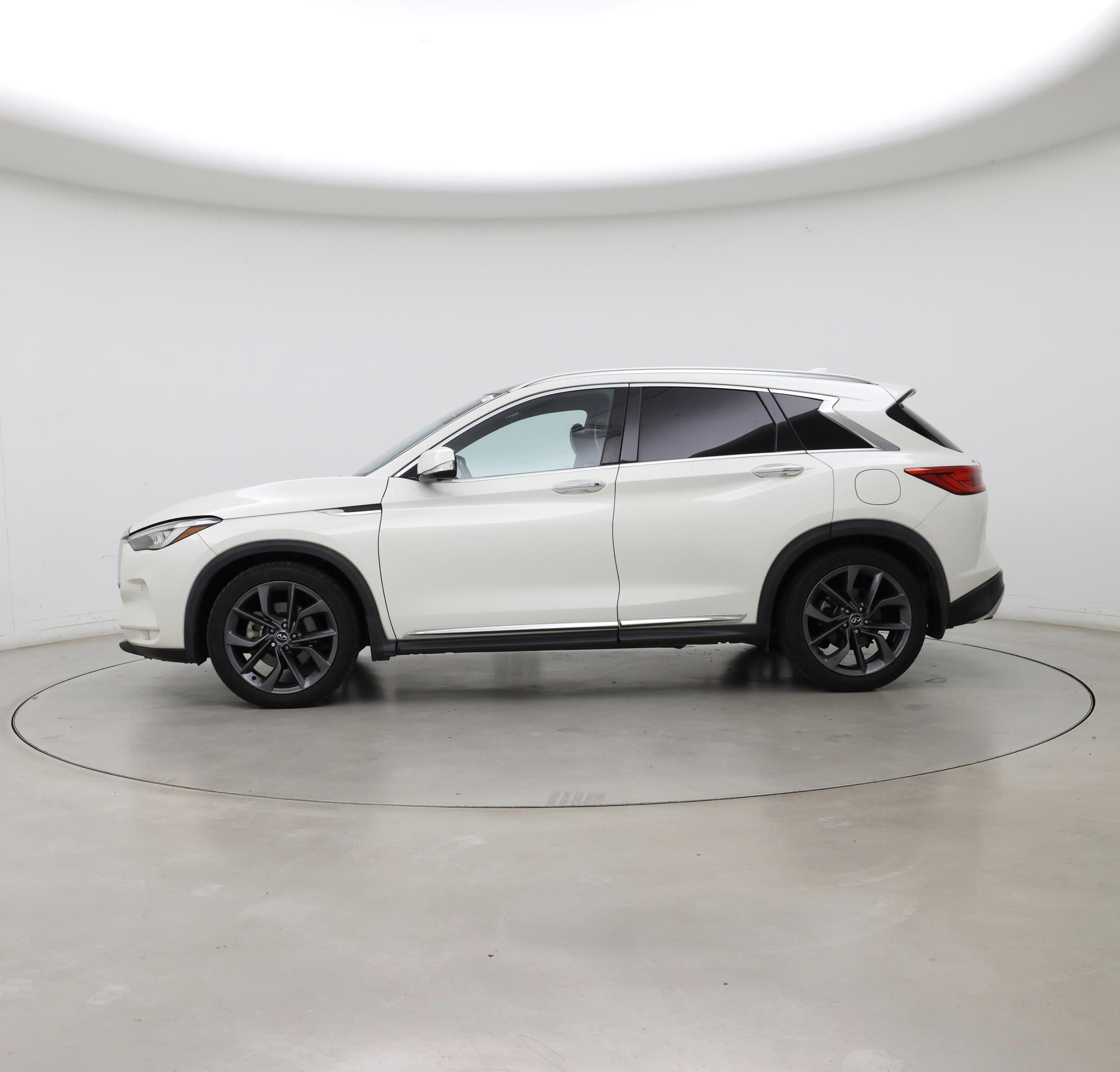 Thumbnail: 2019 INFINITI QX50 - 3