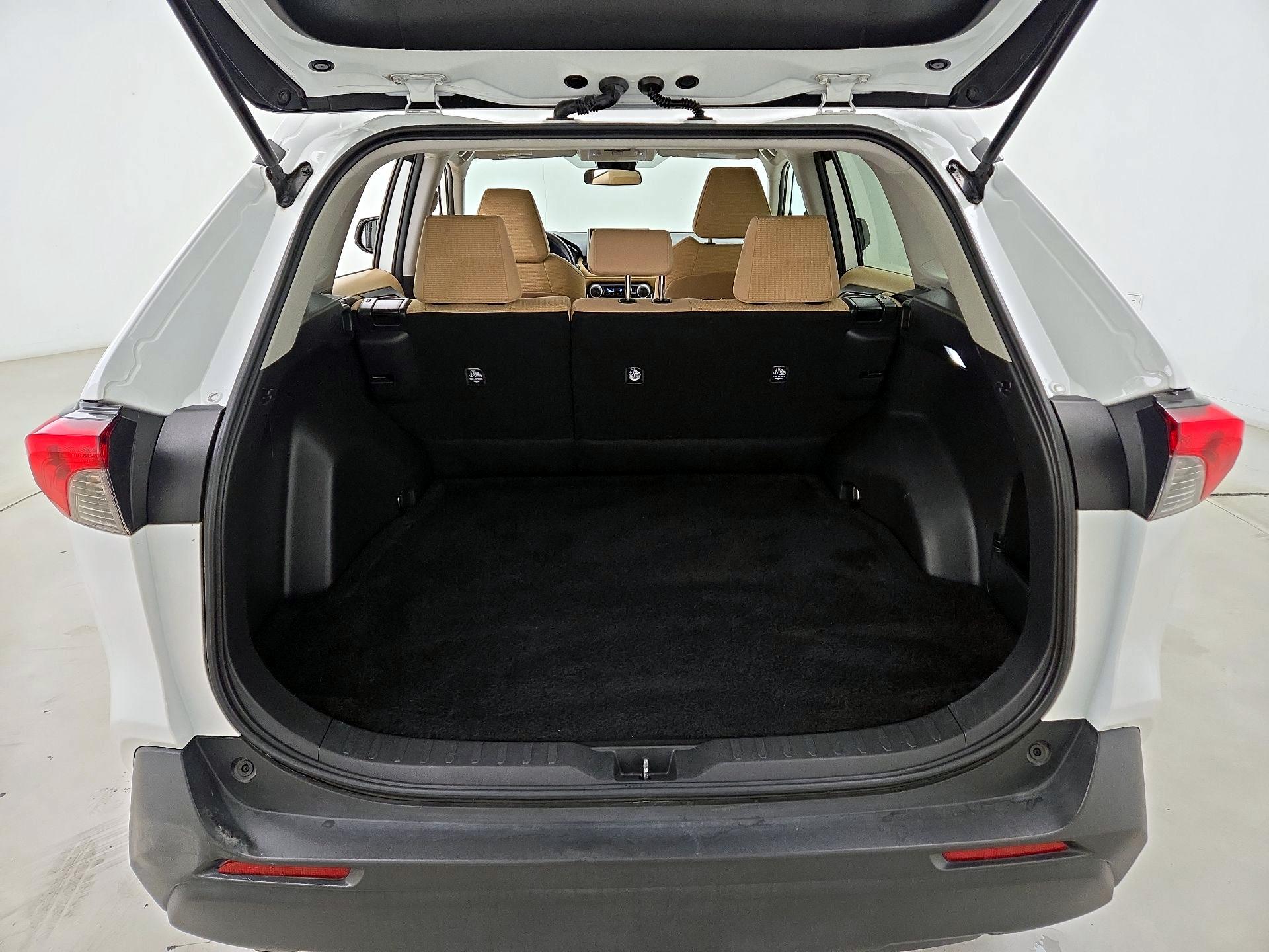 Thumbnail: 2023 Toyota RAV4 - 20