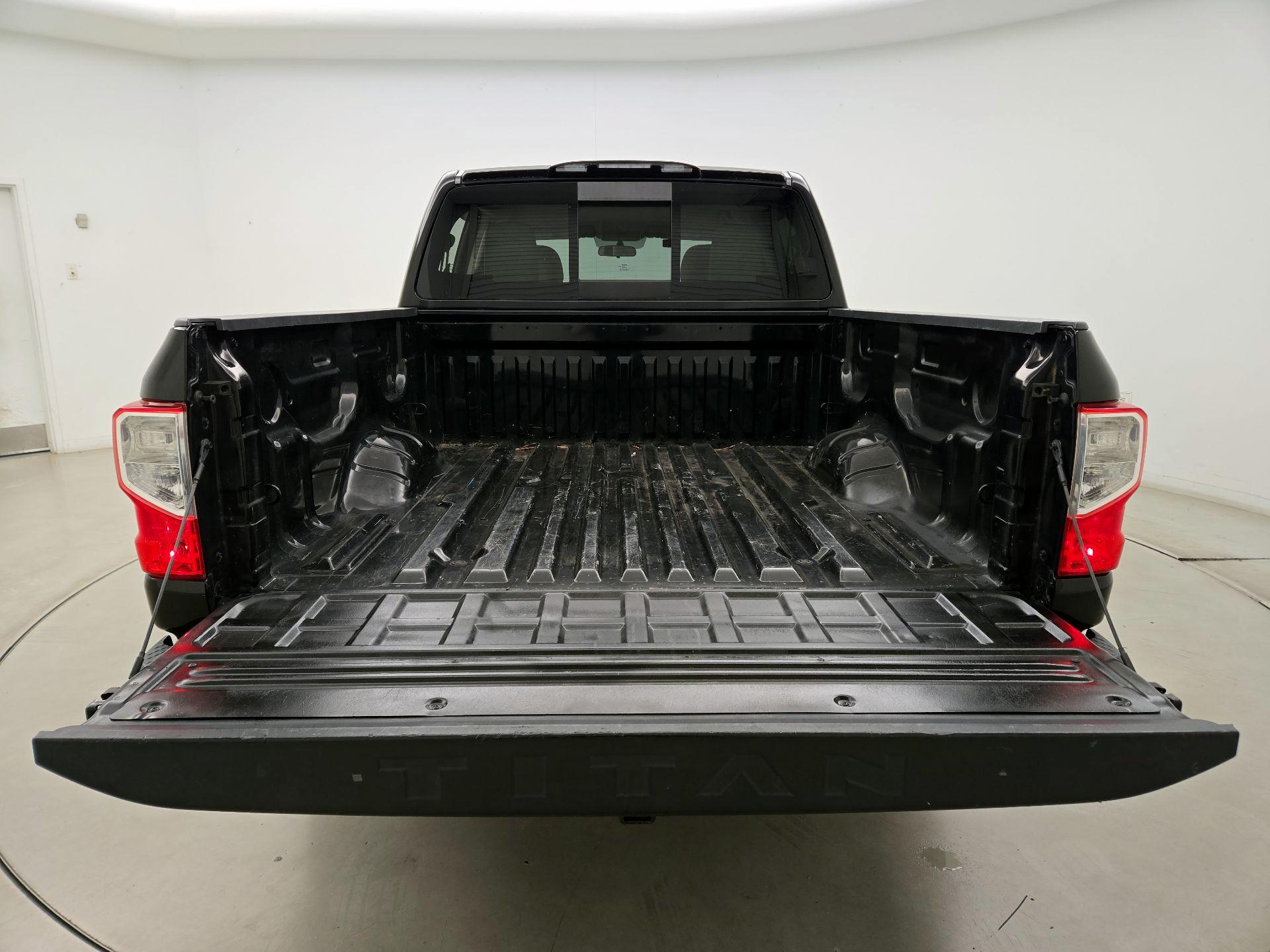 Thumbnail: 2017 Nissan Titan - 19