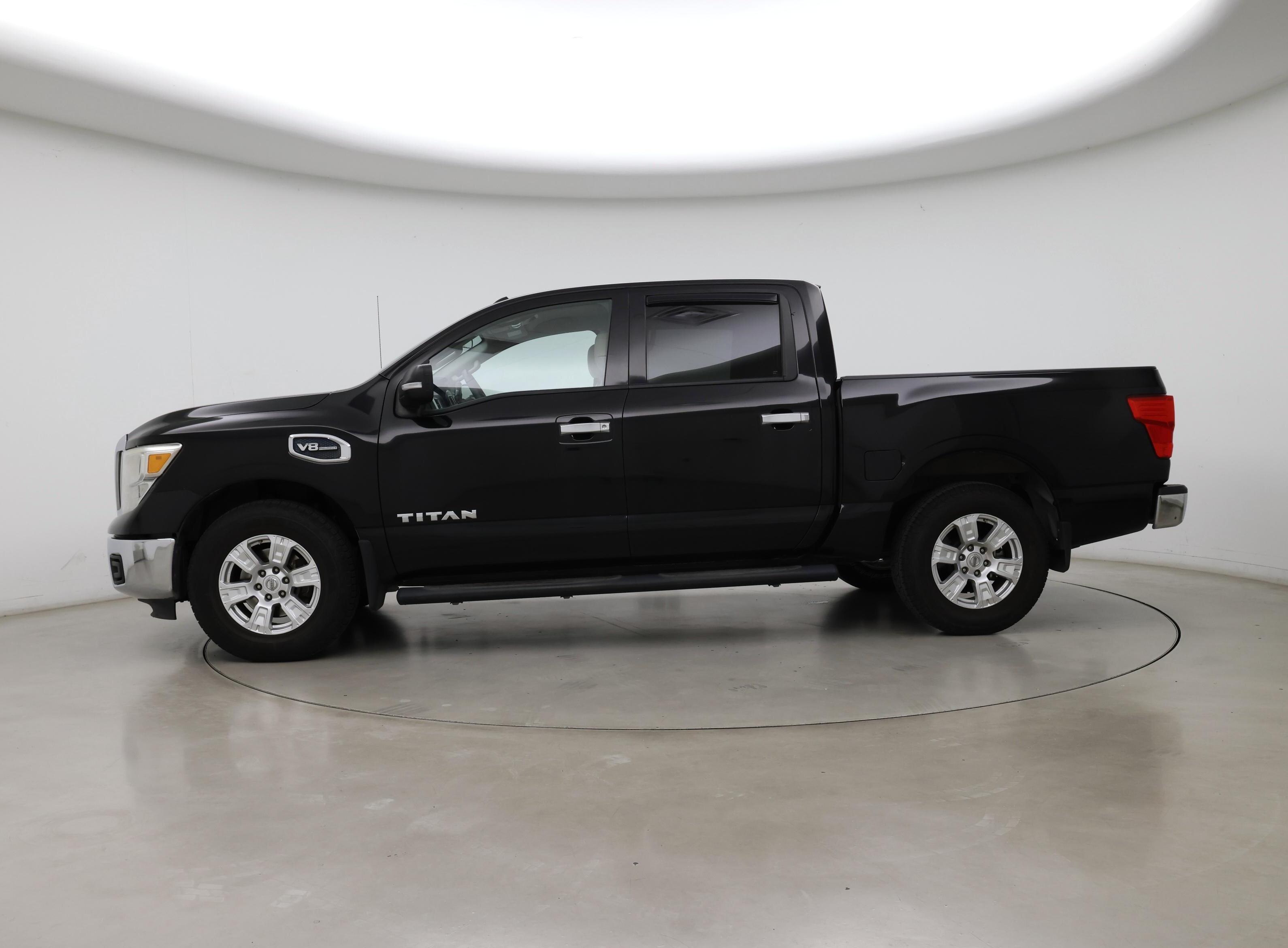 Thumbnail: 2017 Nissan Titan - 3
