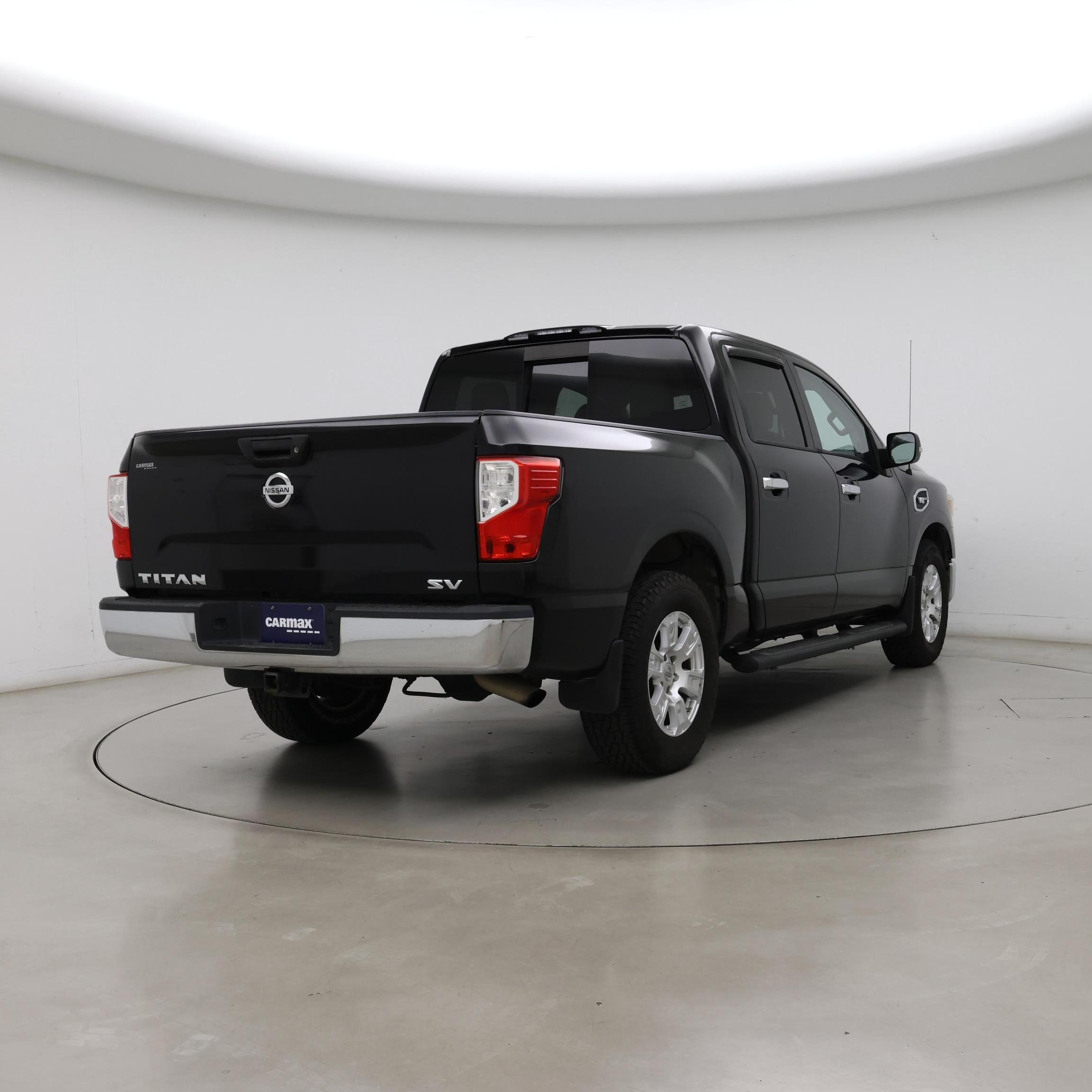 Thumbnail: 2017 Nissan Titan - 8