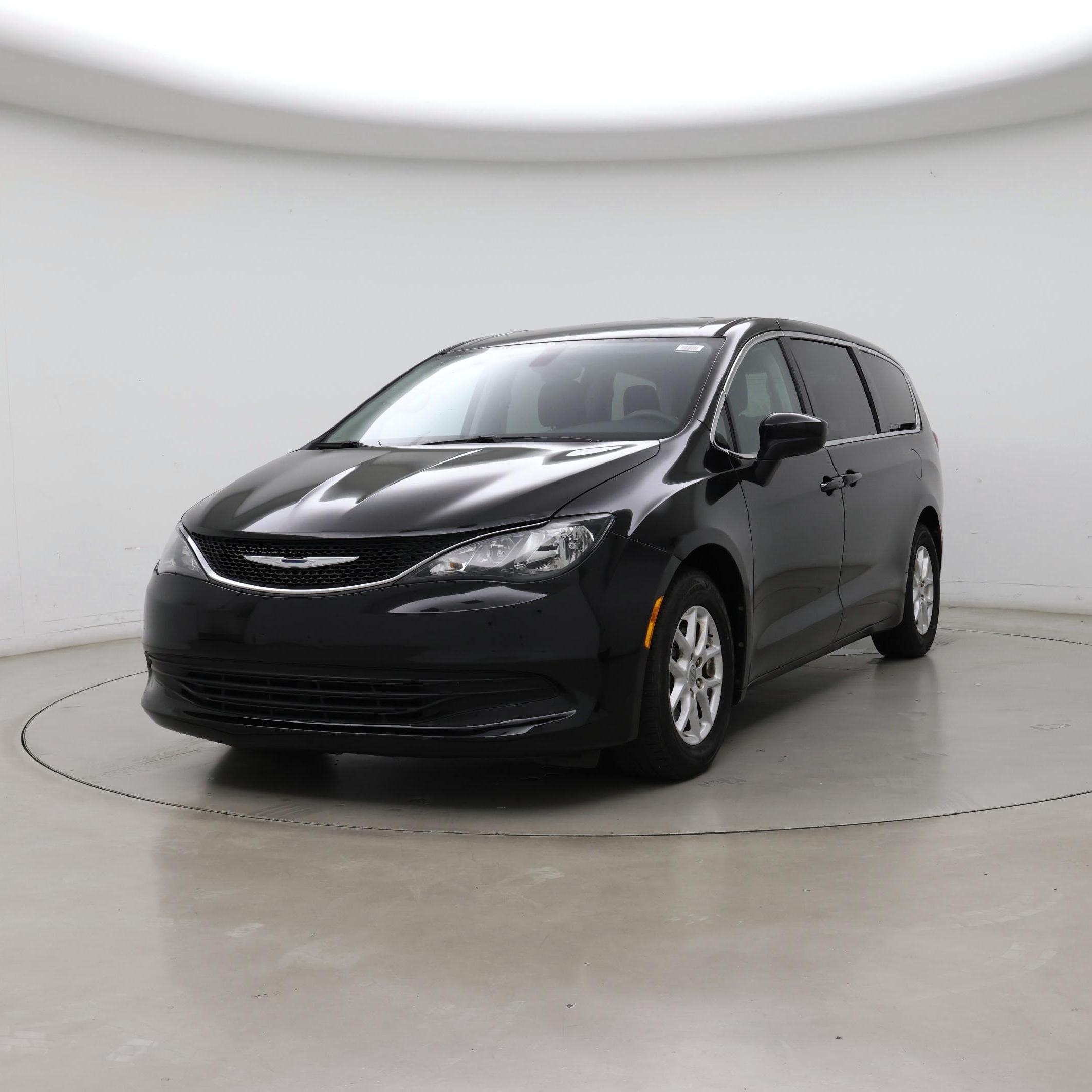 Thumbnail: 2017 Chrysler Pacifica - 4