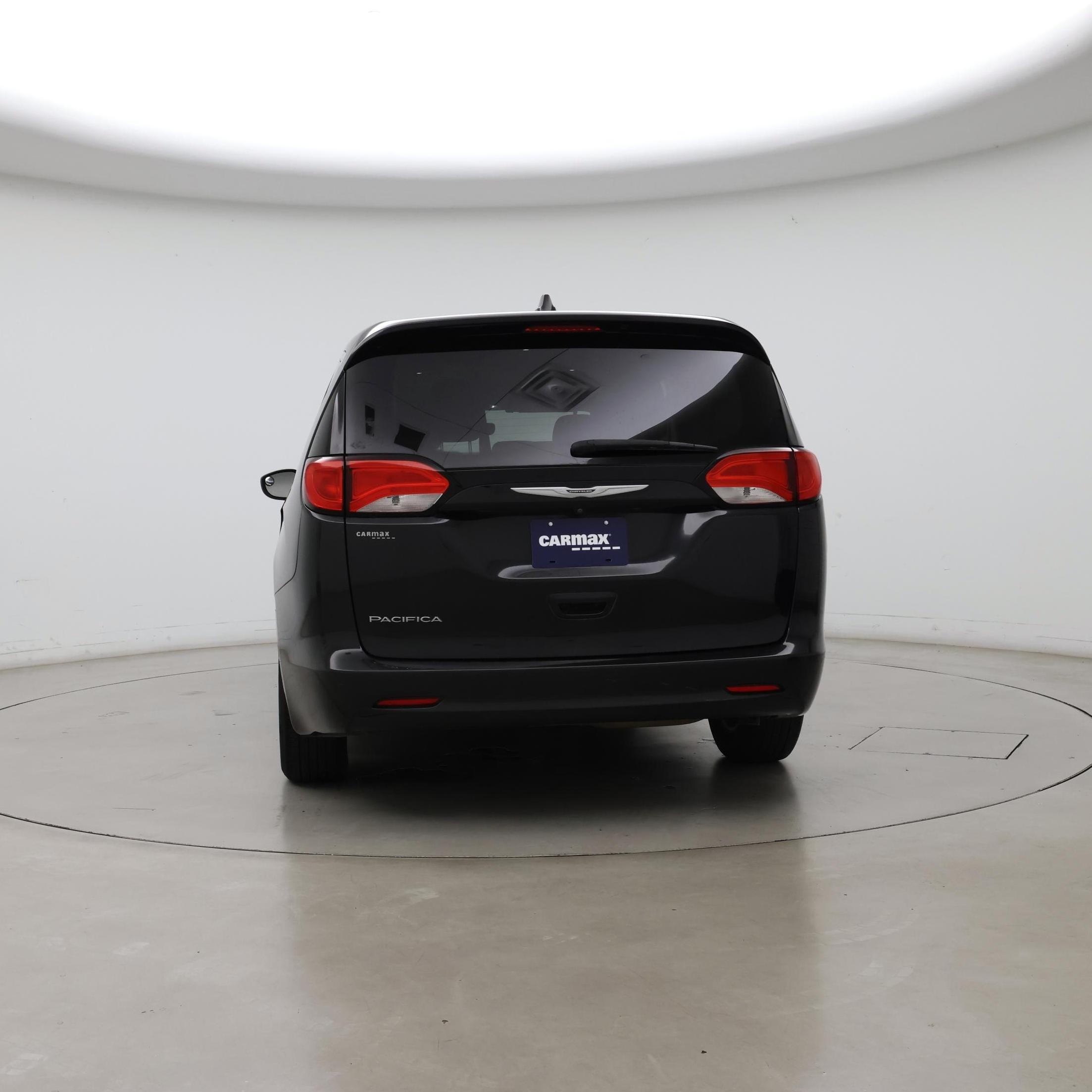 Thumbnail: 2017 Chrysler Pacifica - 6