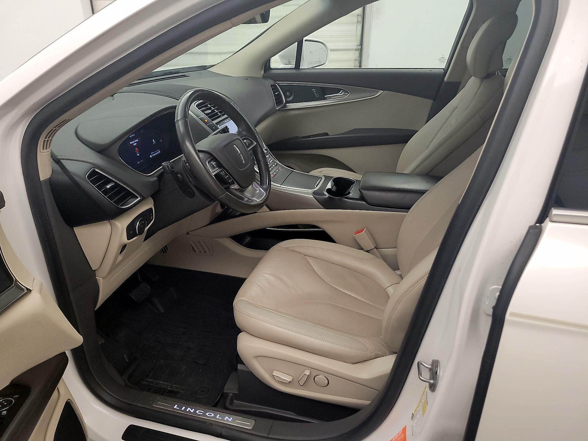 Thumbnail: 2019 Lincoln Nautilus - 11