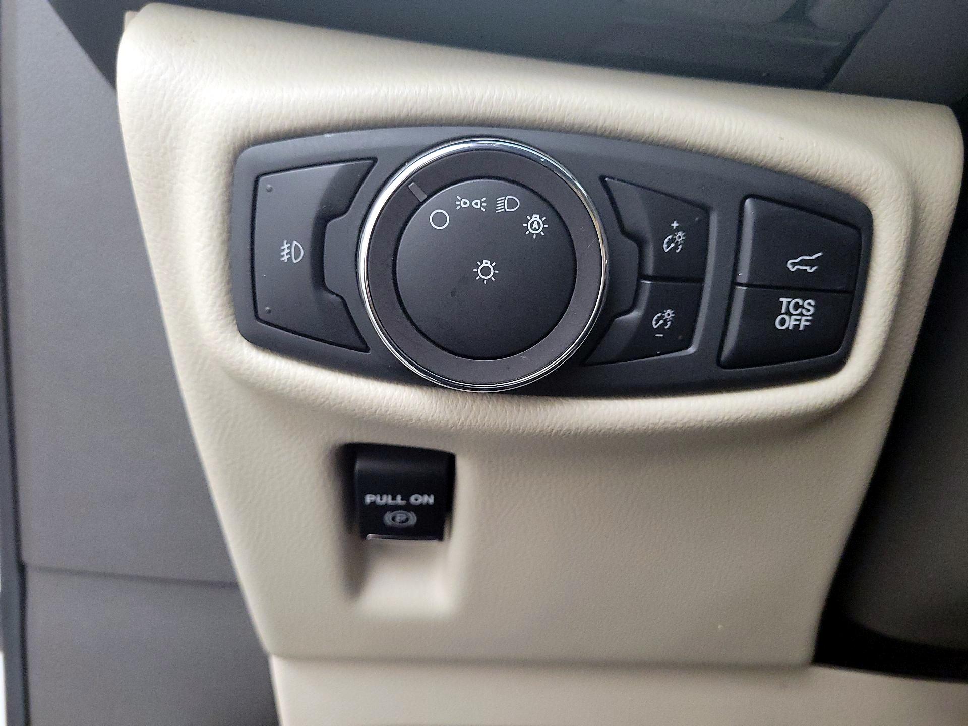 Thumbnail: 2019 Lincoln Nautilus - 13