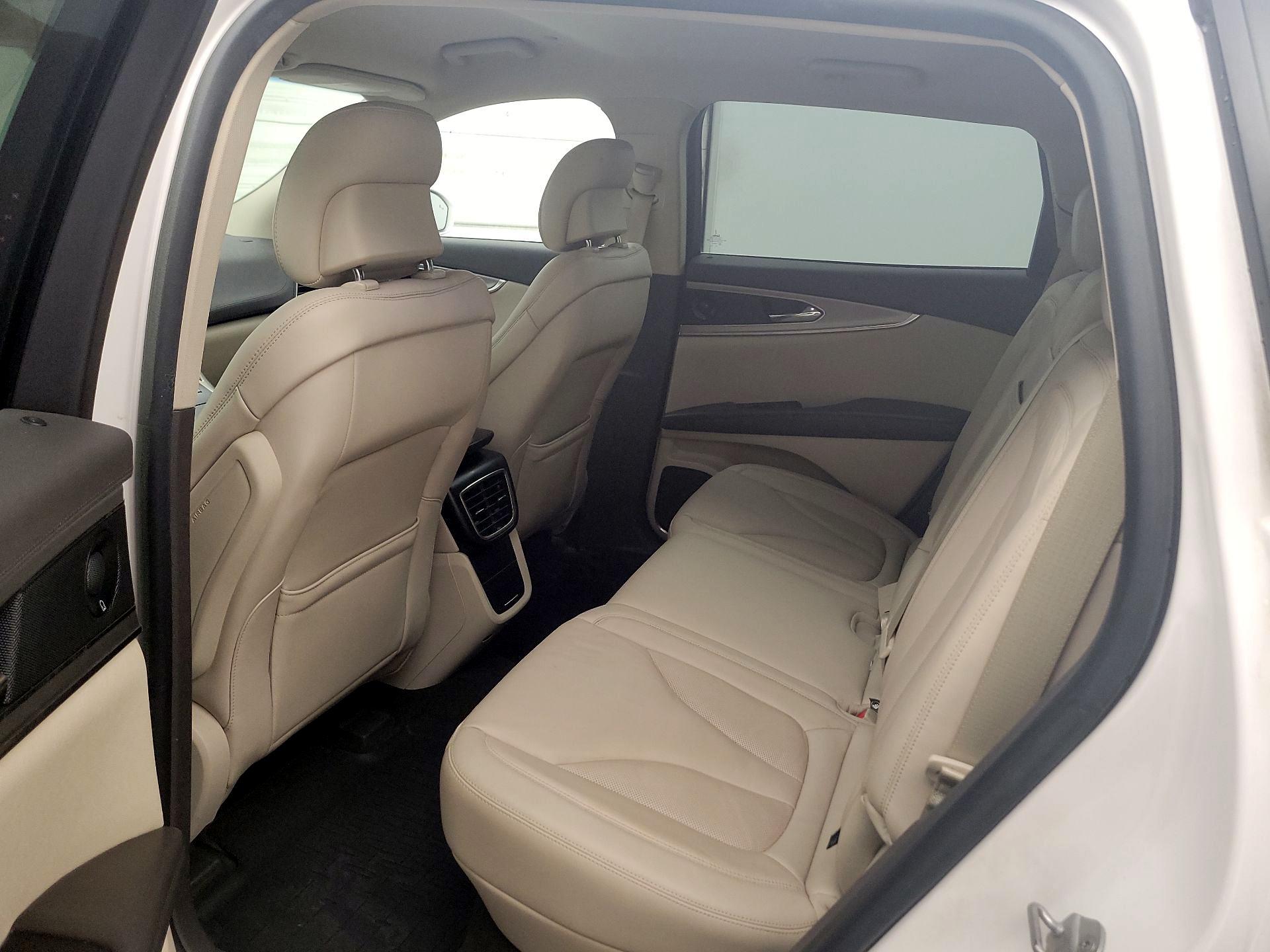 Thumbnail: 2019 Lincoln Nautilus - 19