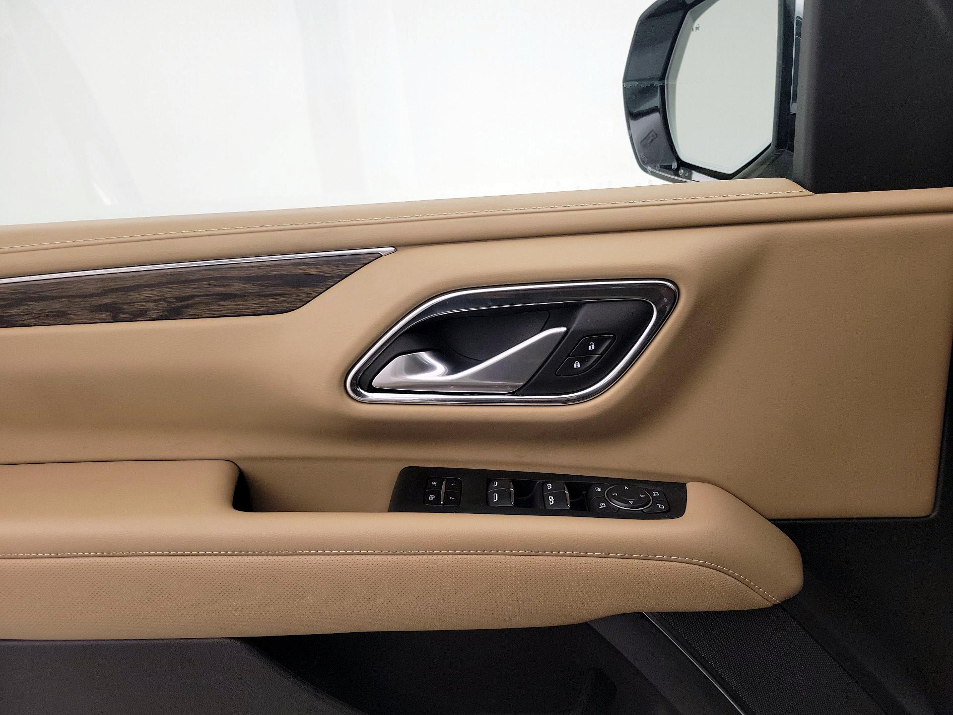 Thumbnail: 2022 Chevrolet Suburban - 12