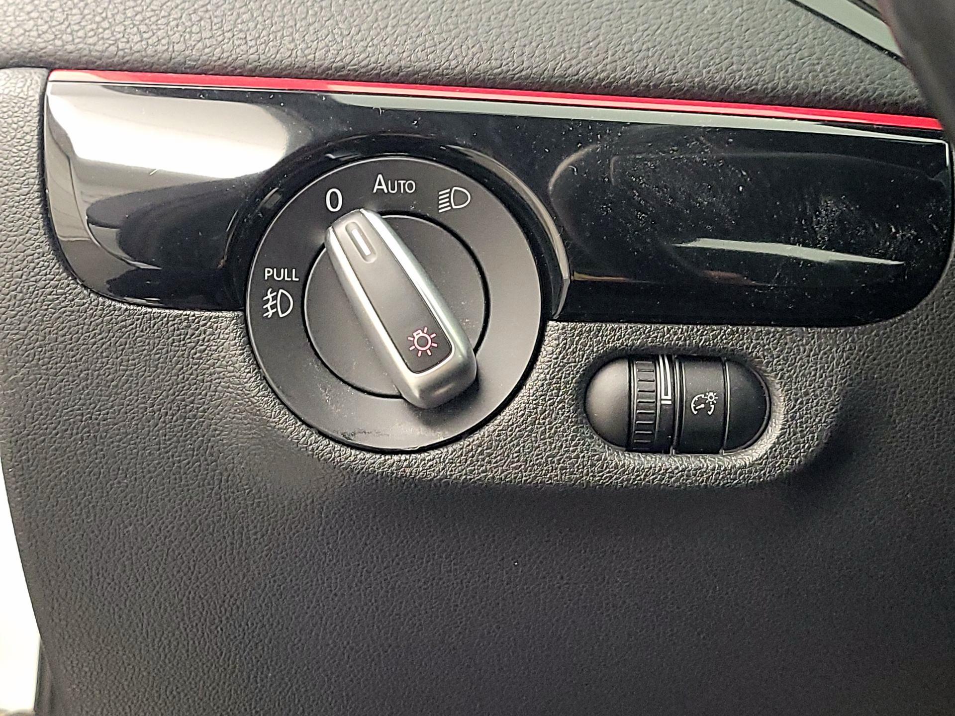 Thumbnail: 2017 Volkswagen Jetta - 13