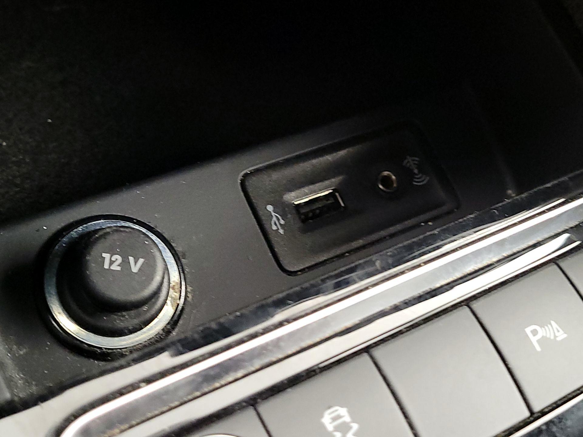 Thumbnail: 2017 Volkswagen Jetta - 18