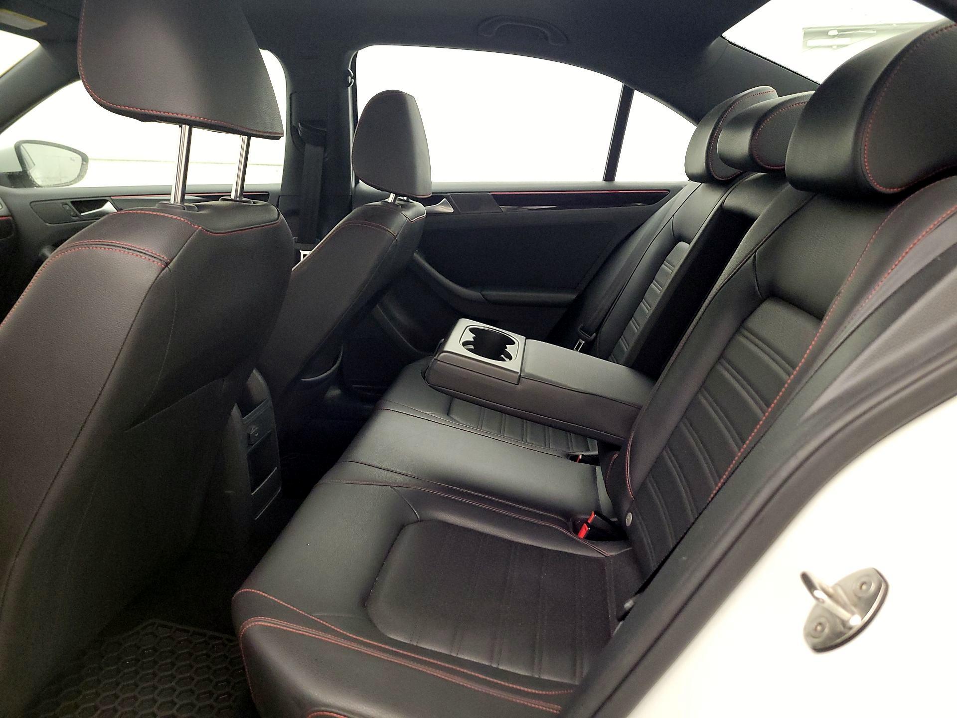 Thumbnail: 2017 Volkswagen Jetta - 19