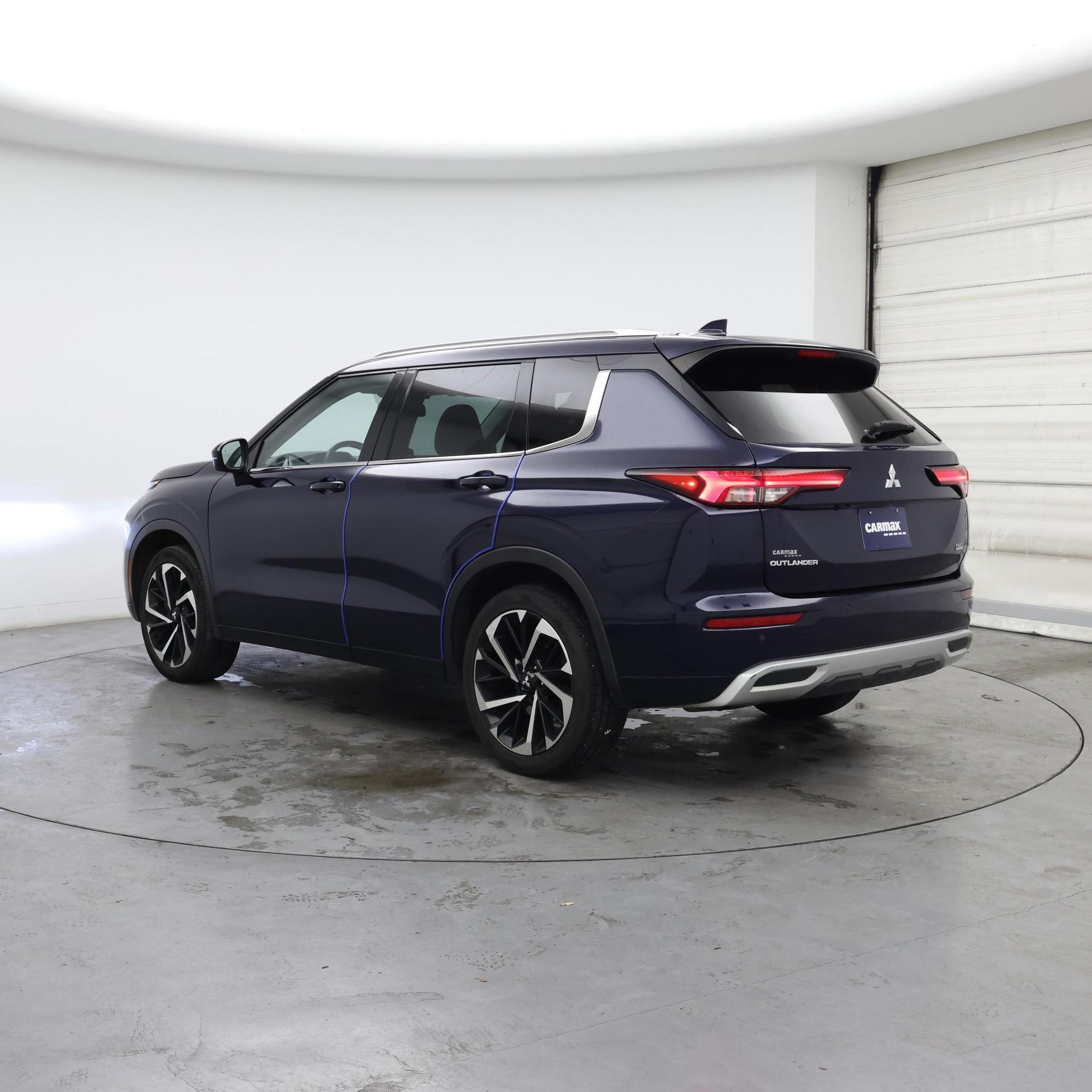 Thumbnail: 2022 Mitsubishi Outlander - 2