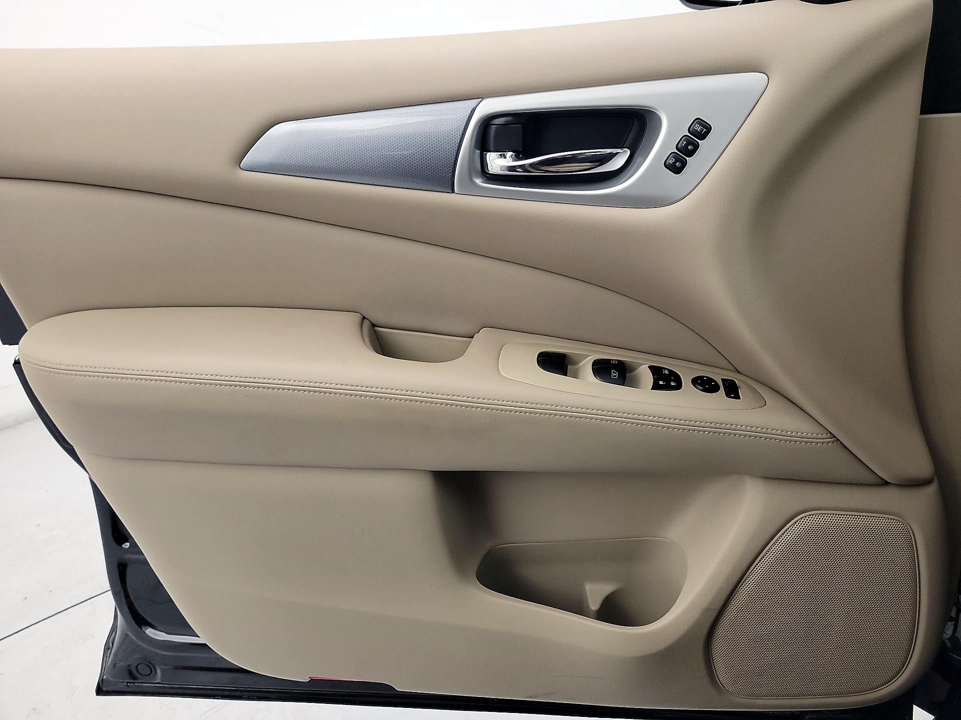 Thumbnail: 2017 Nissan Pathfinder - 12