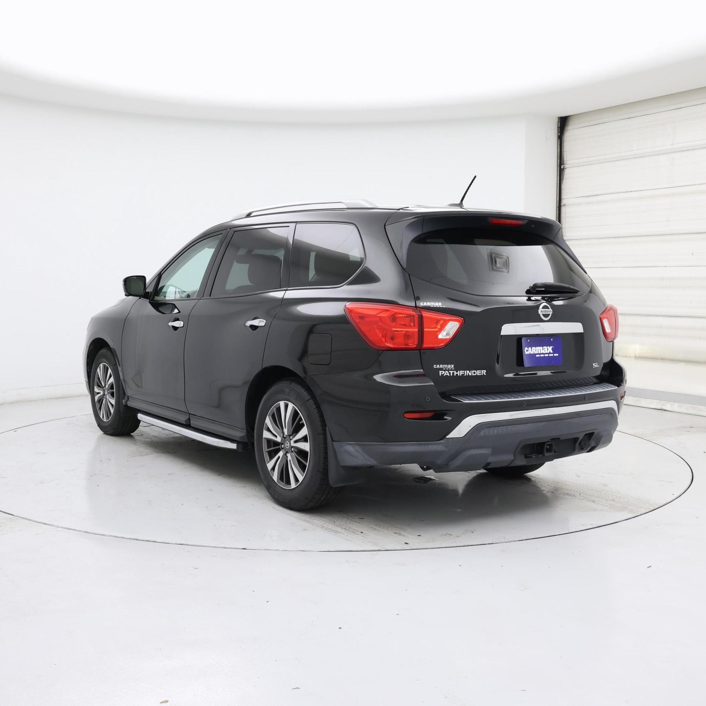 Thumbnail: 2017 Nissan Pathfinder - 2