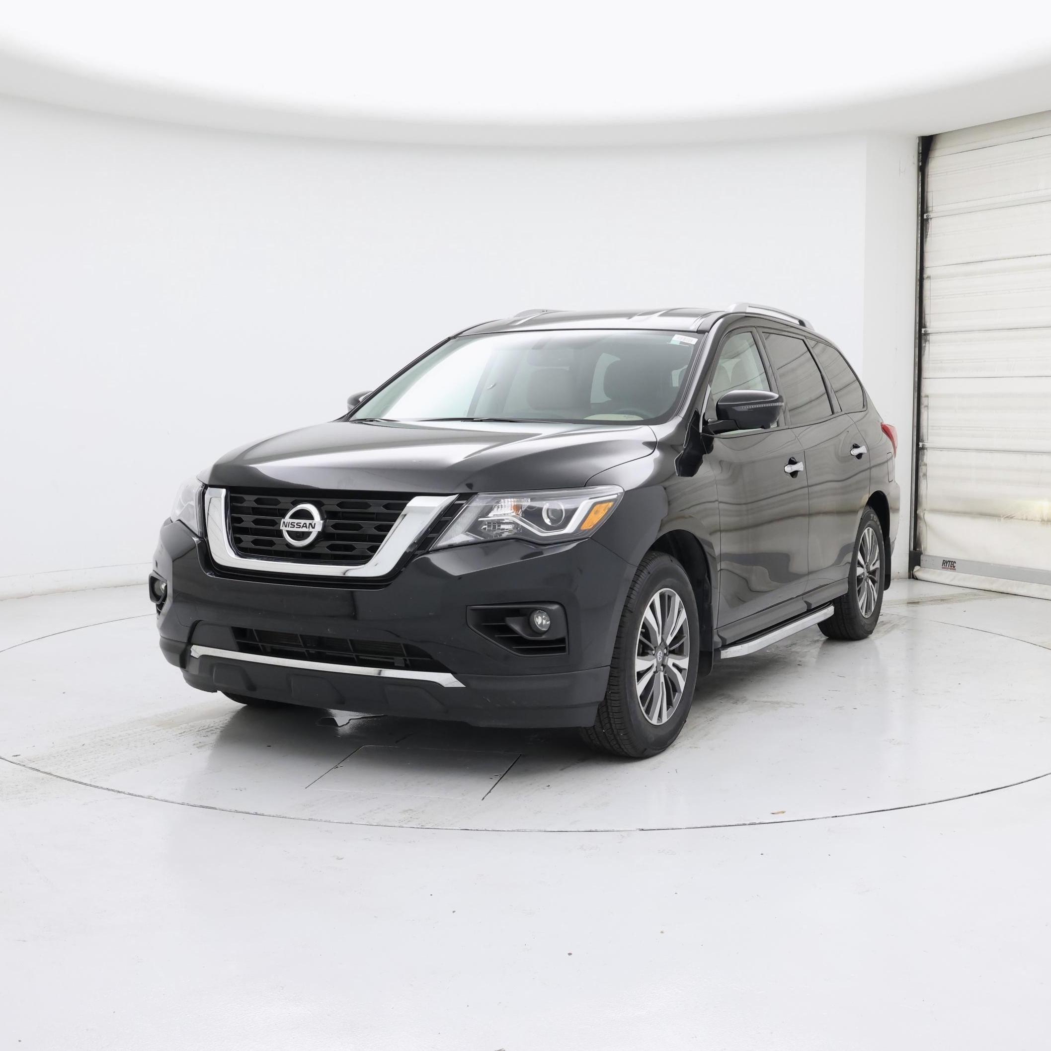 Thumbnail: 2017 Nissan Pathfinder - 4