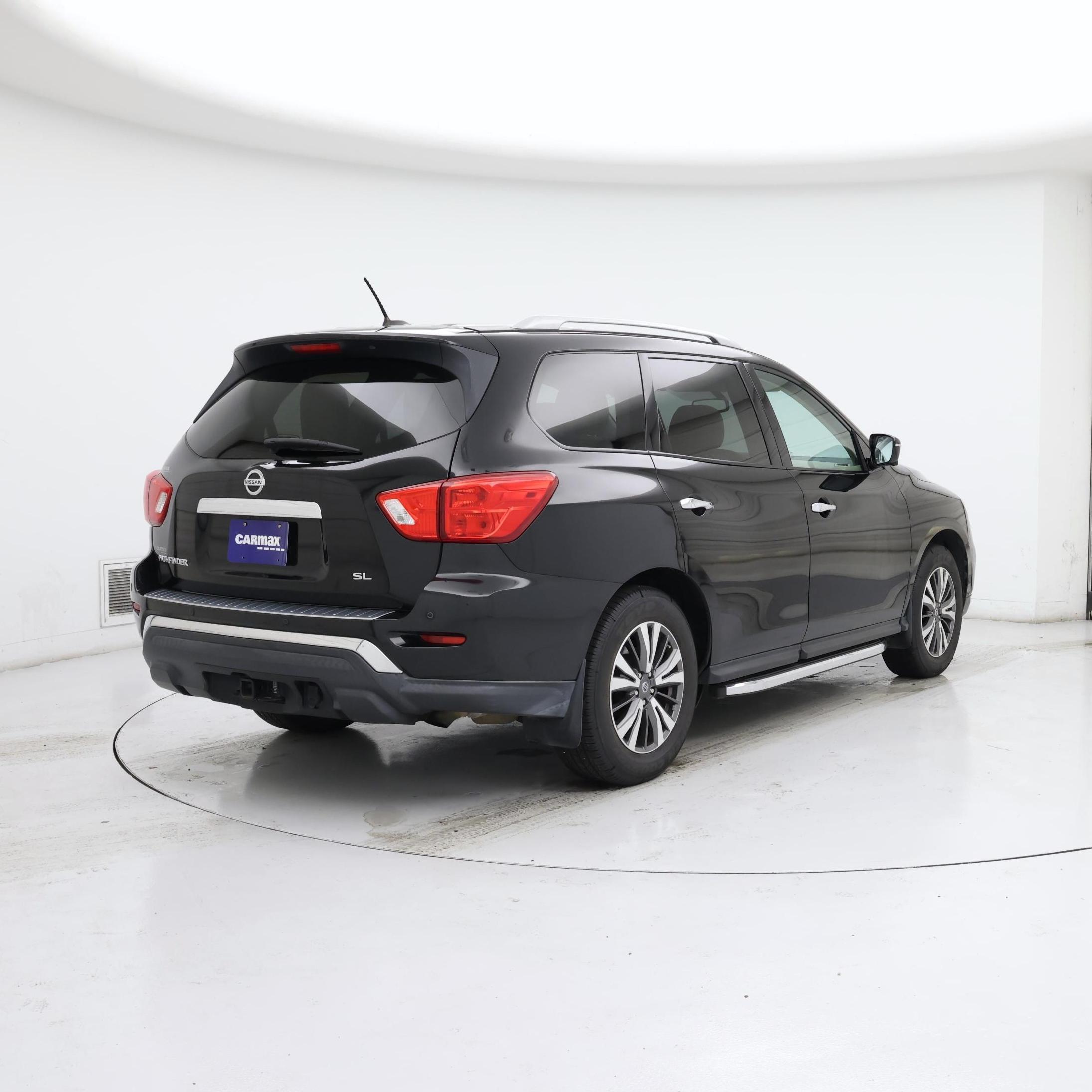 Thumbnail: 2017 Nissan Pathfinder - 8