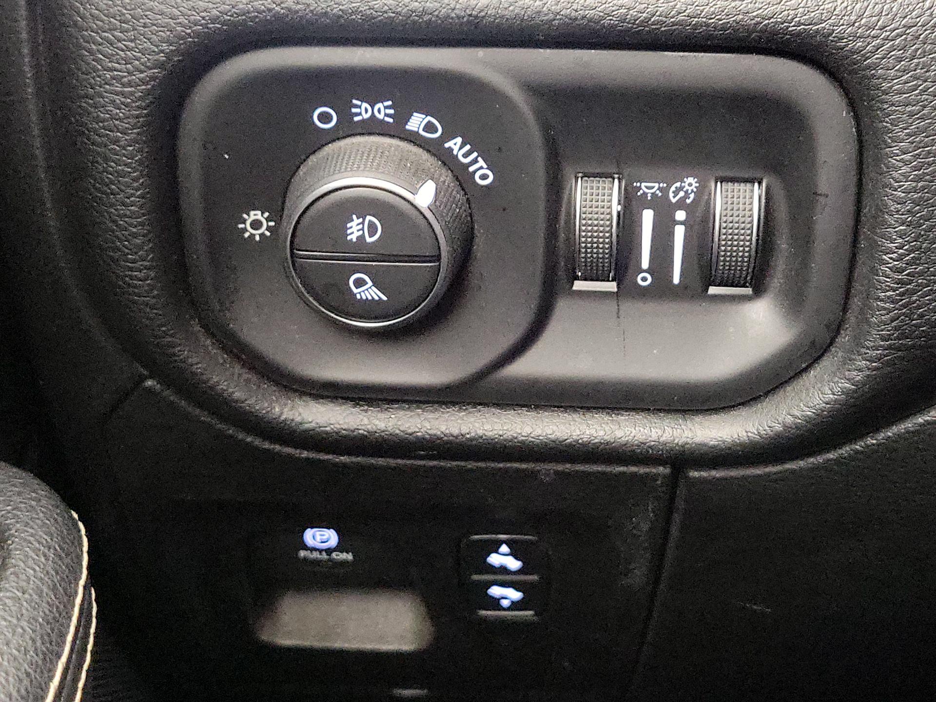 Thumbnail: 2019 RAM 1500 - 13