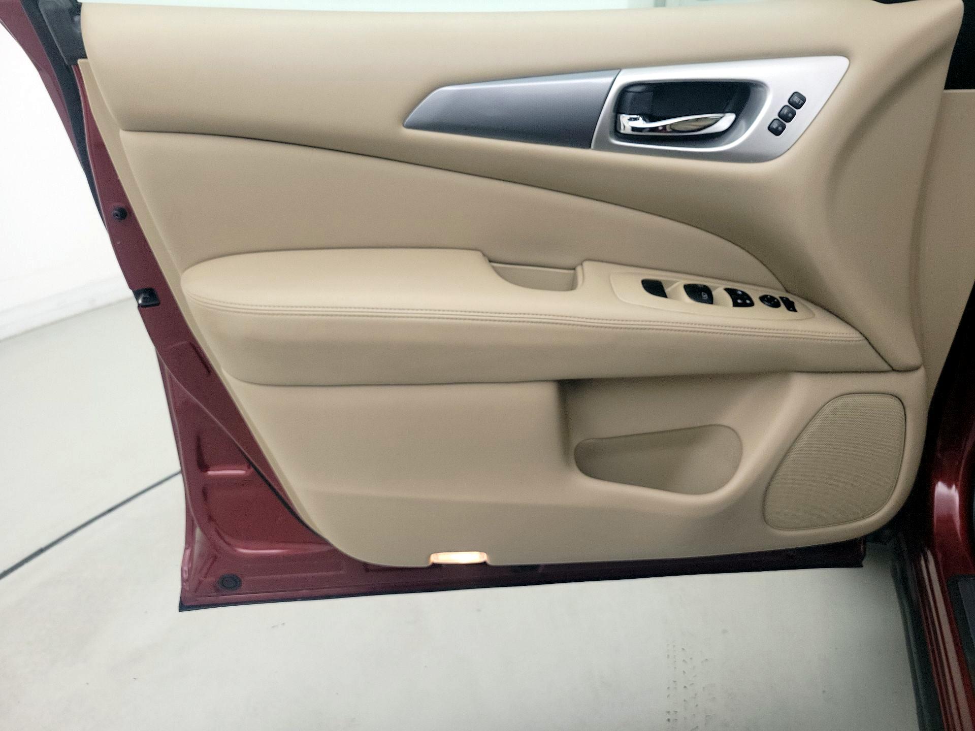 Thumbnail: 2020 Nissan Pathfinder - 12