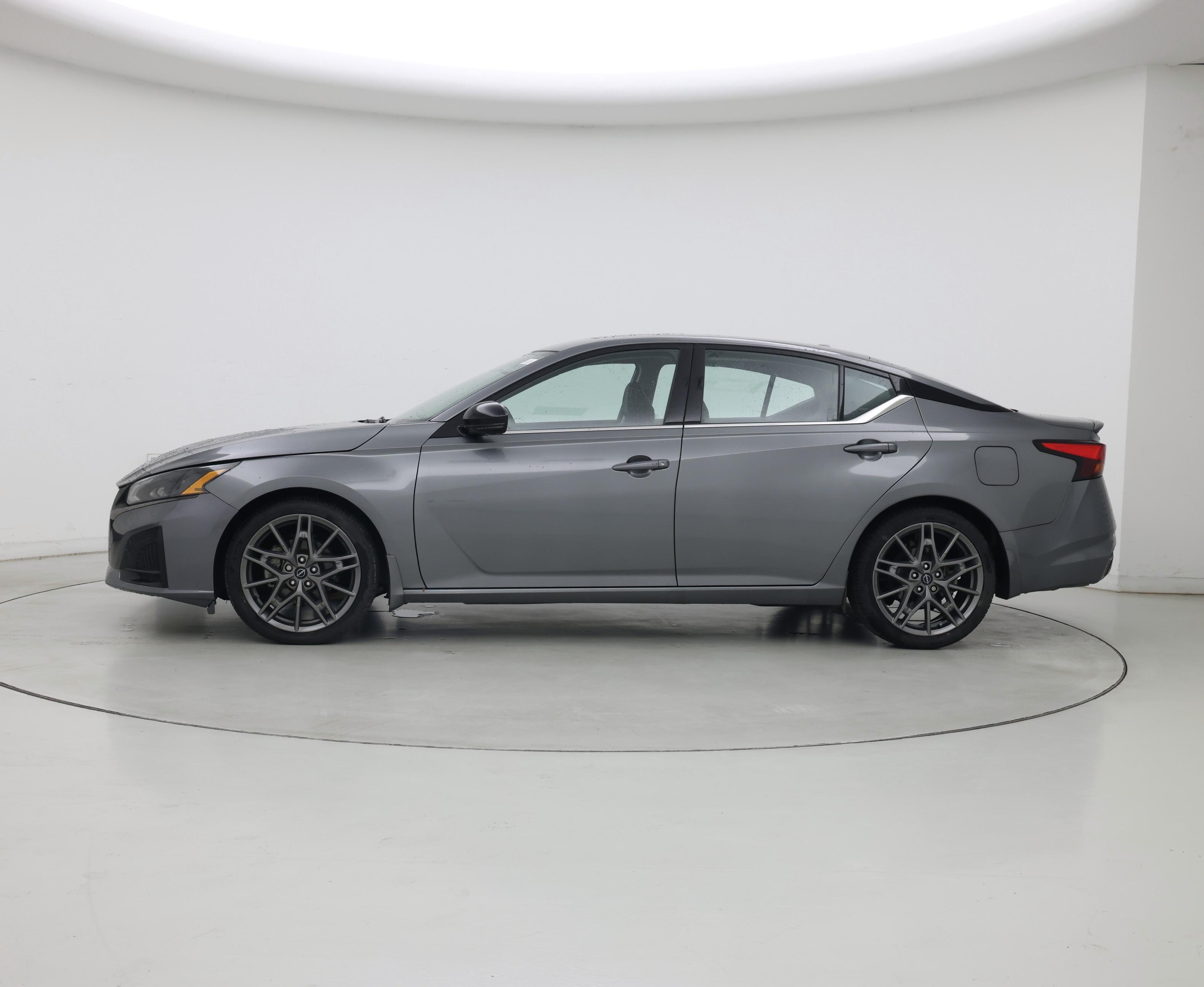 Thumbnail: 2023 Nissan Altima - 3