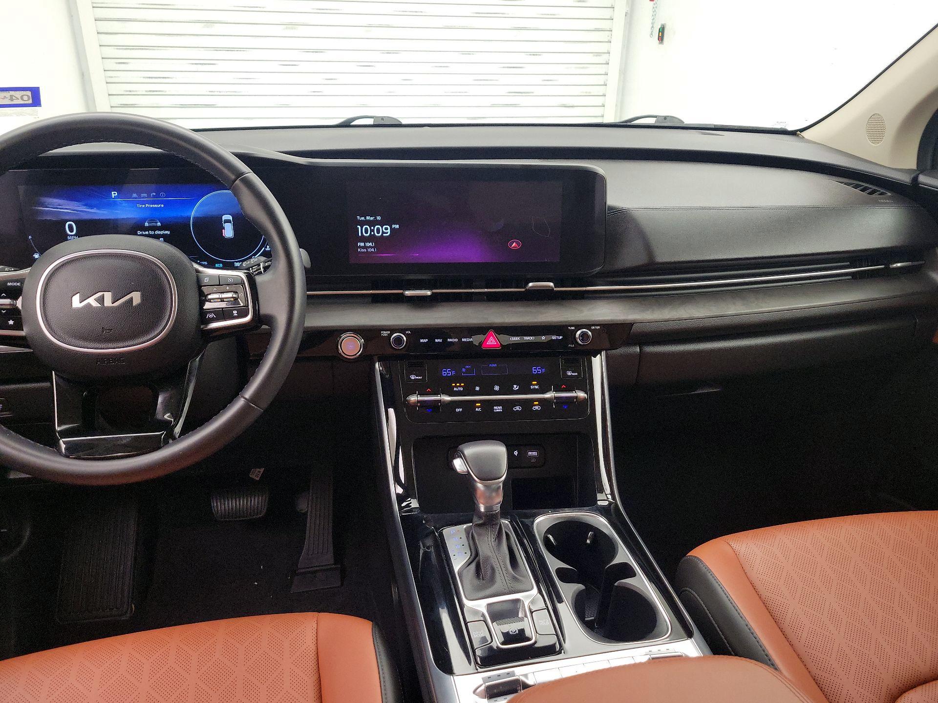 Thumbnail: 2023 Kia Carnival - 9