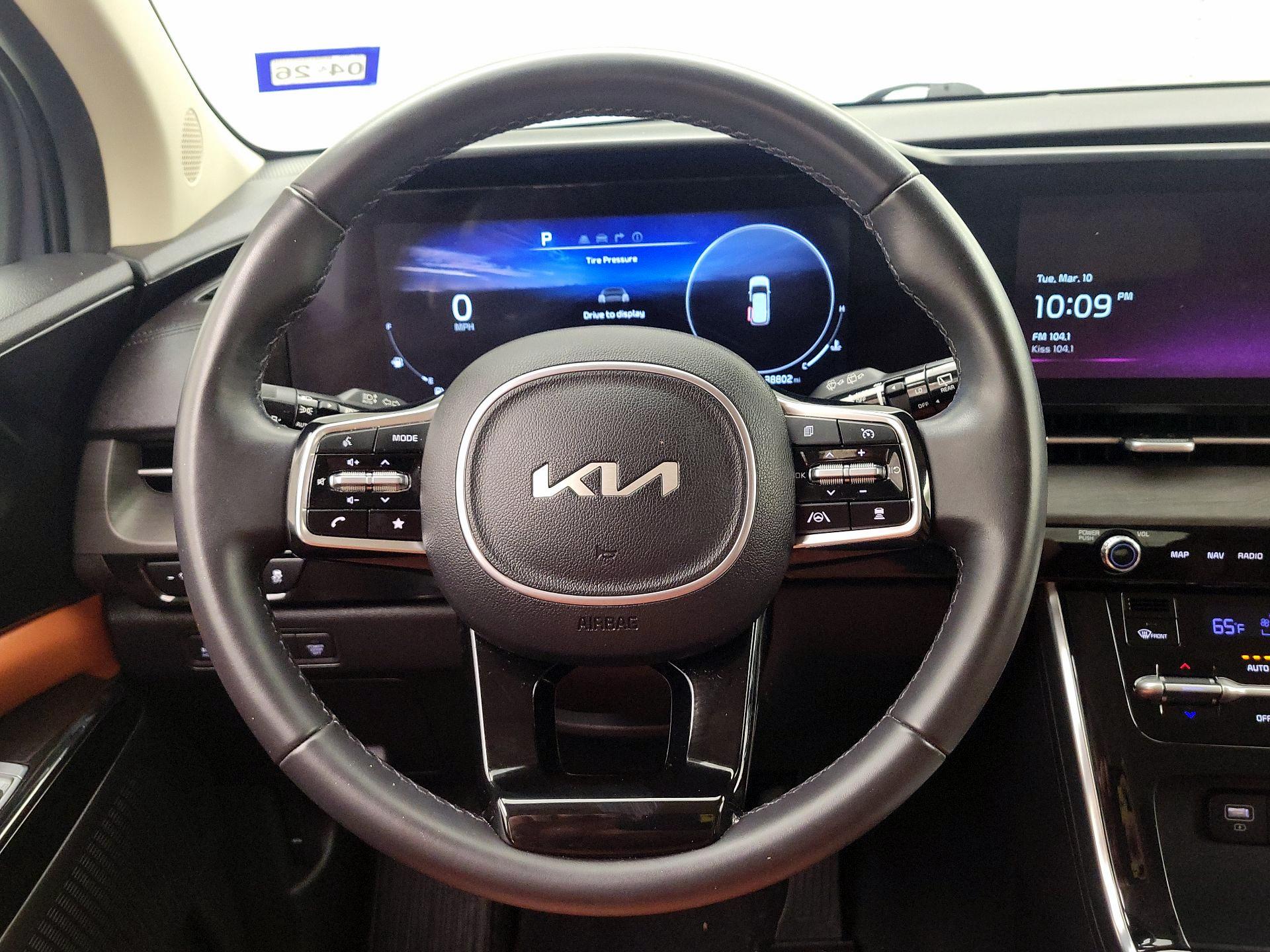 Thumbnail: 2023 Kia Carnival - 10