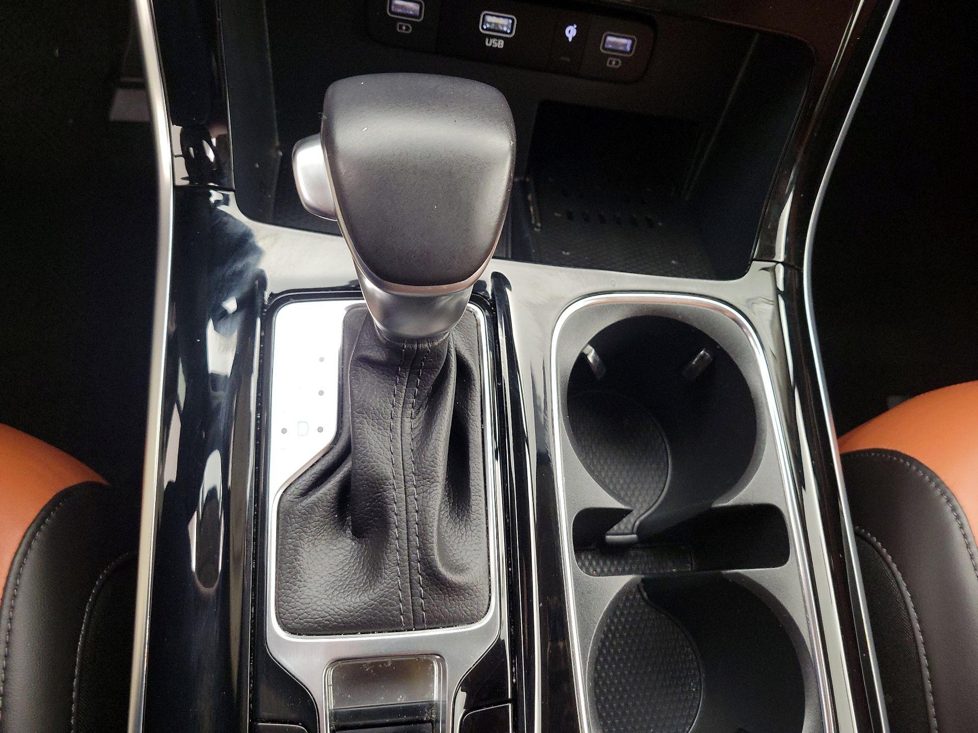 Thumbnail: 2023 Kia Carnival - 18