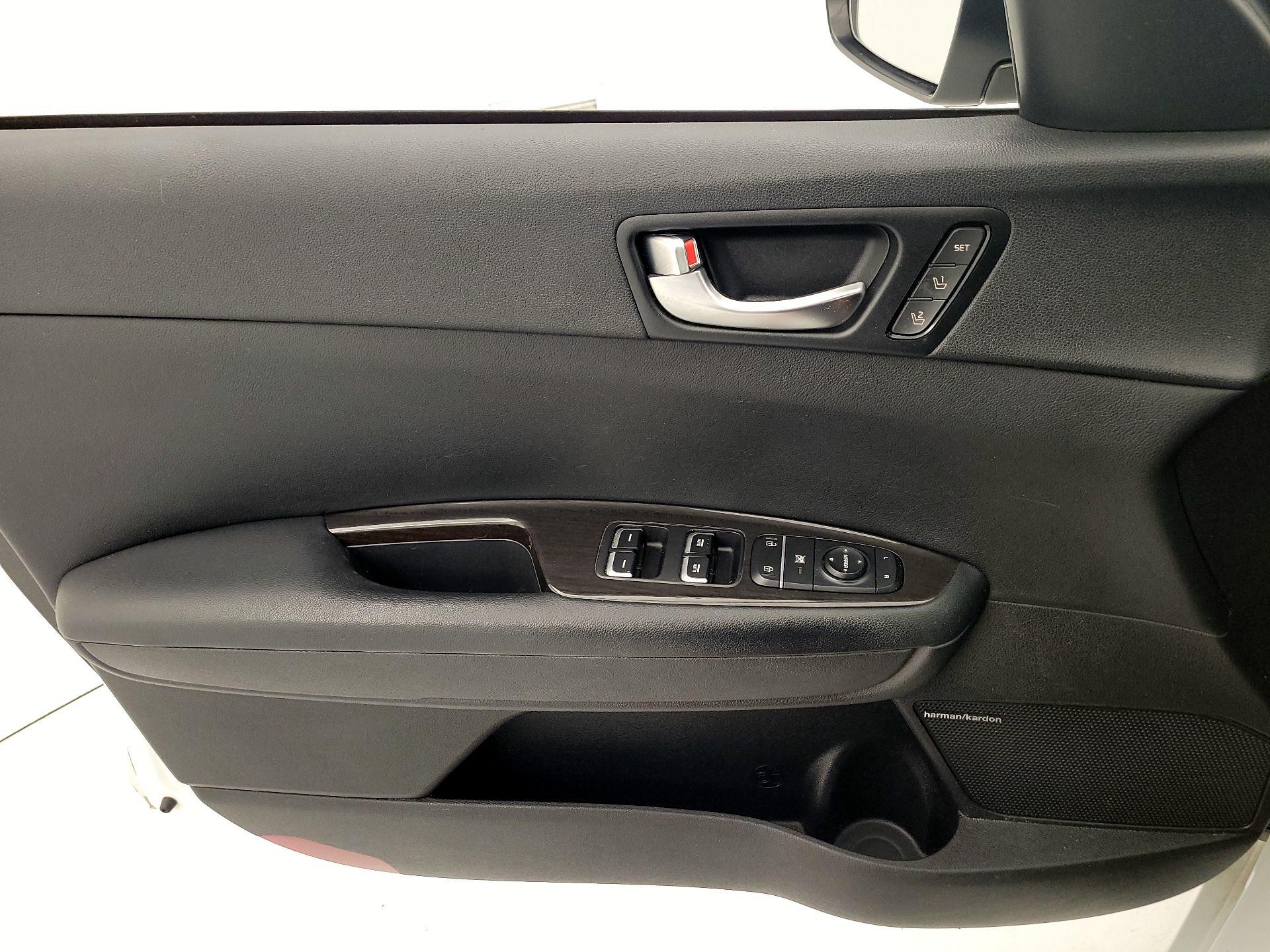 Thumbnail: 2019 Kia Optima - 12