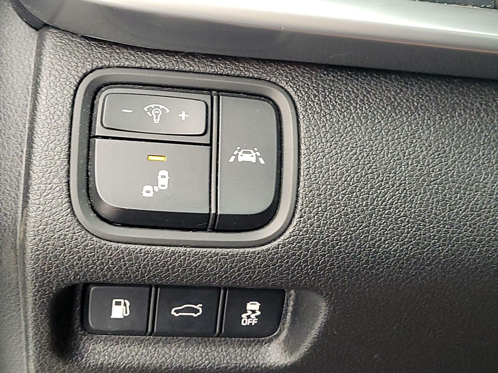 Thumbnail: 2019 Kia Optima - 13