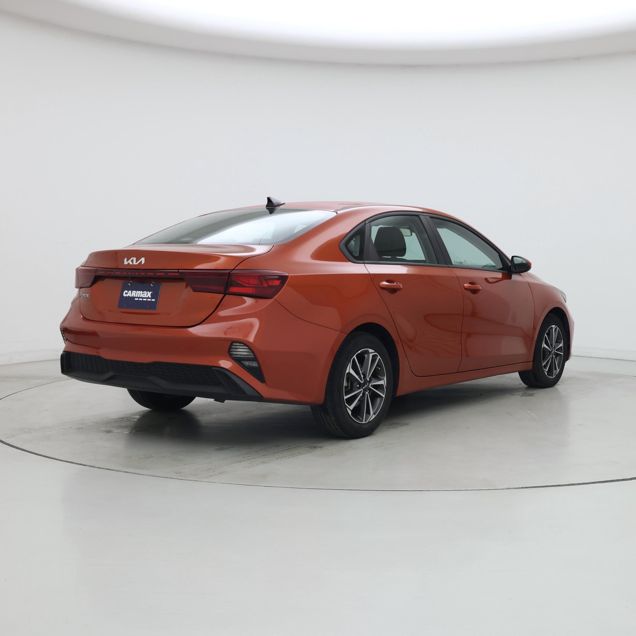 Thumbnail: 2024 Kia Forte - 8