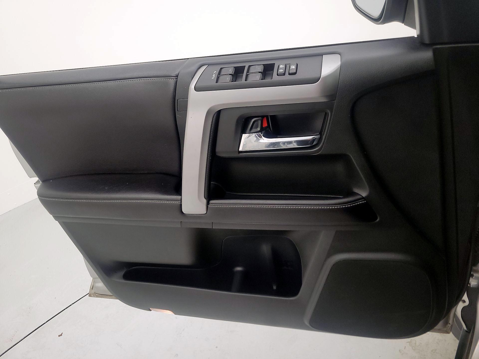 Thumbnail: 2017 Toyota 4Runner - 12