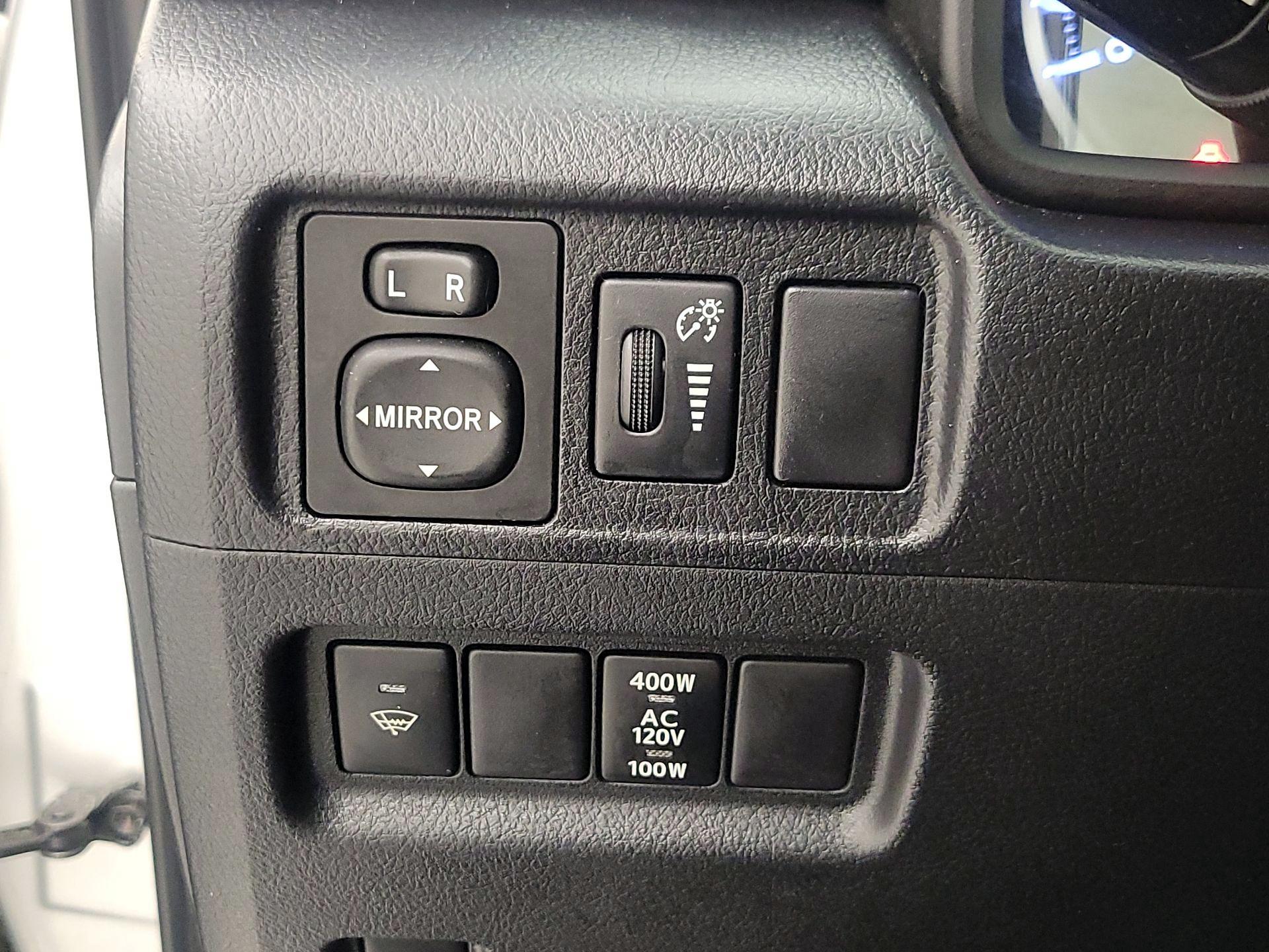 Thumbnail: 2017 Toyota 4Runner - 13