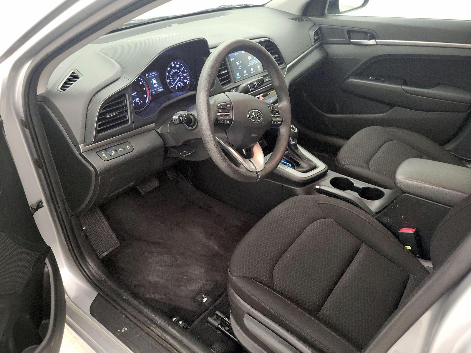 2020 Hyundai Elantra SEL - Photo 12
