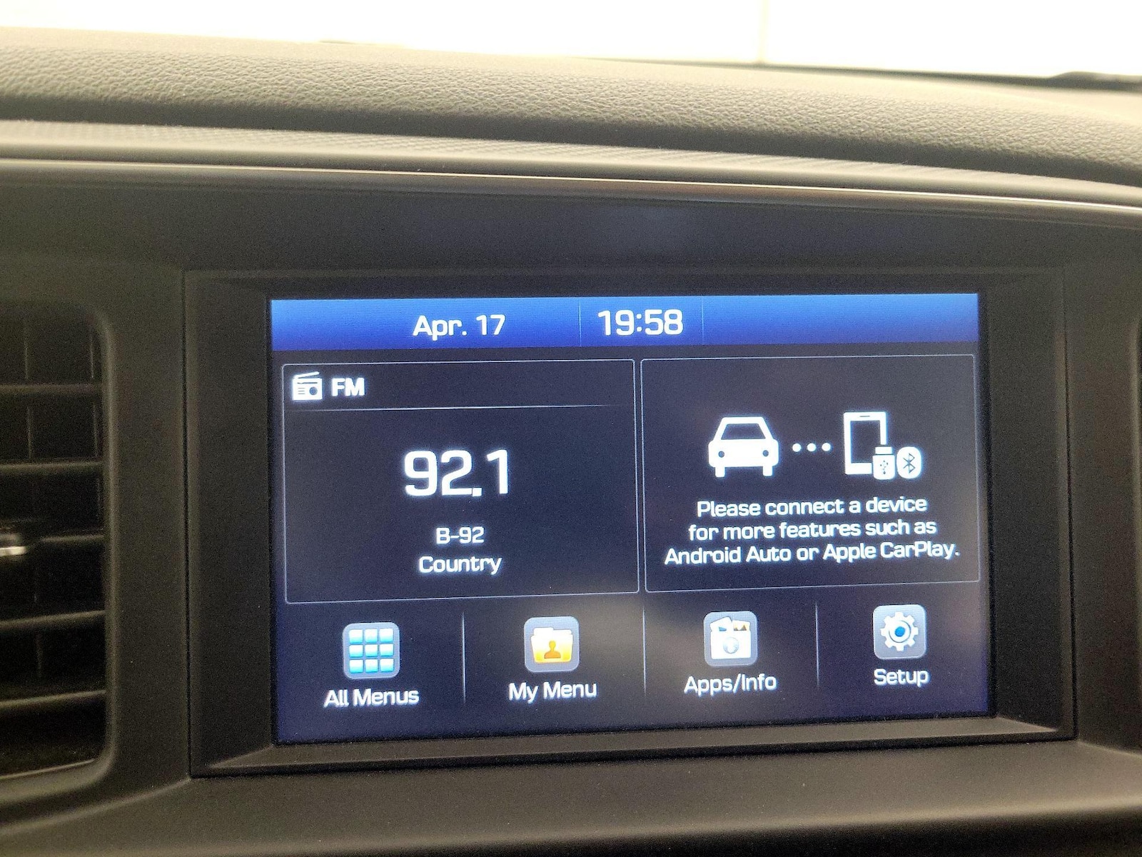 2020 Hyundai Elantra SEL - Photo 16