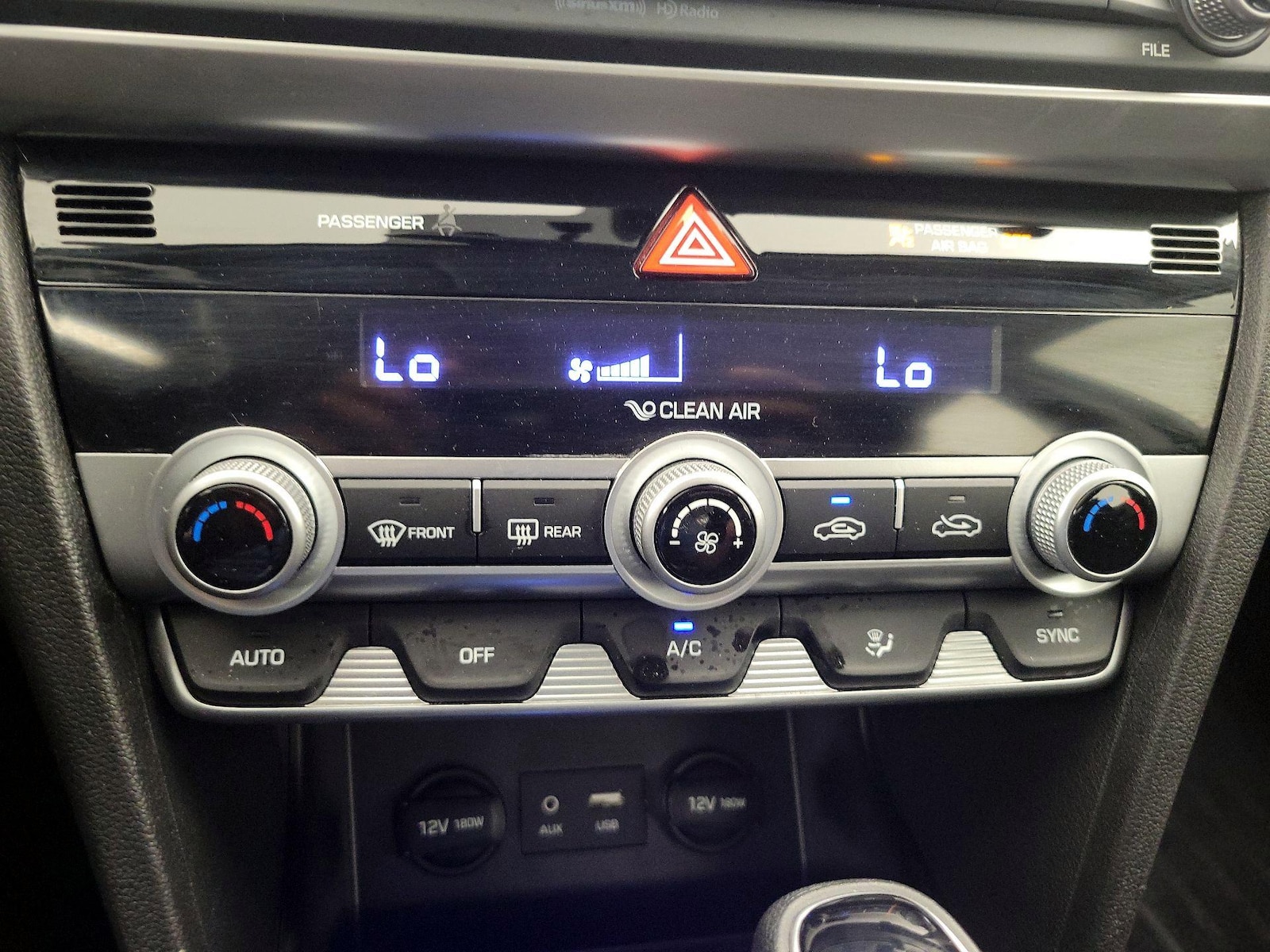 2020 Hyundai Elantra SEL - Photo 17