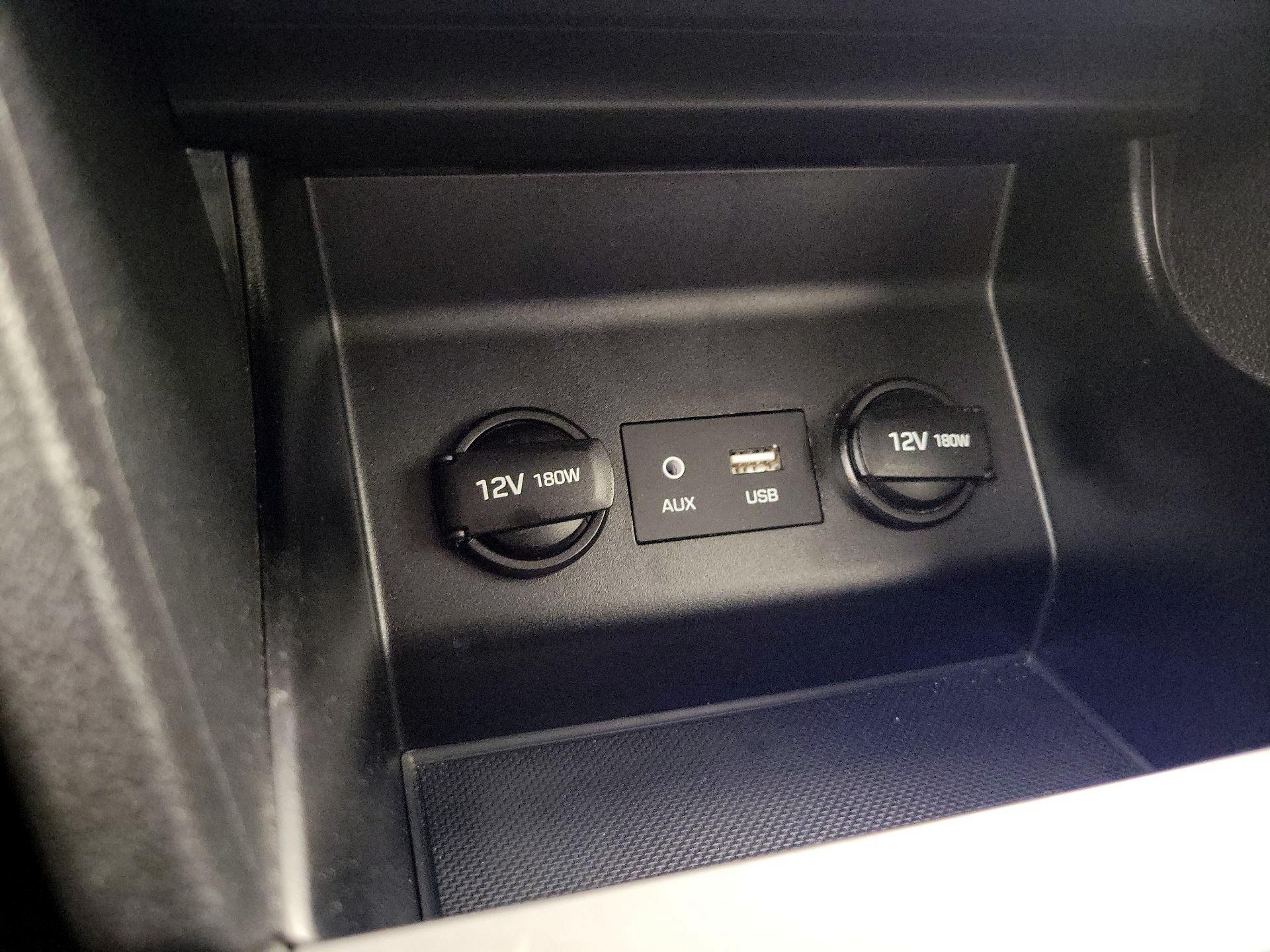 Thumbnail: 2020 Hyundai Elantra - 18