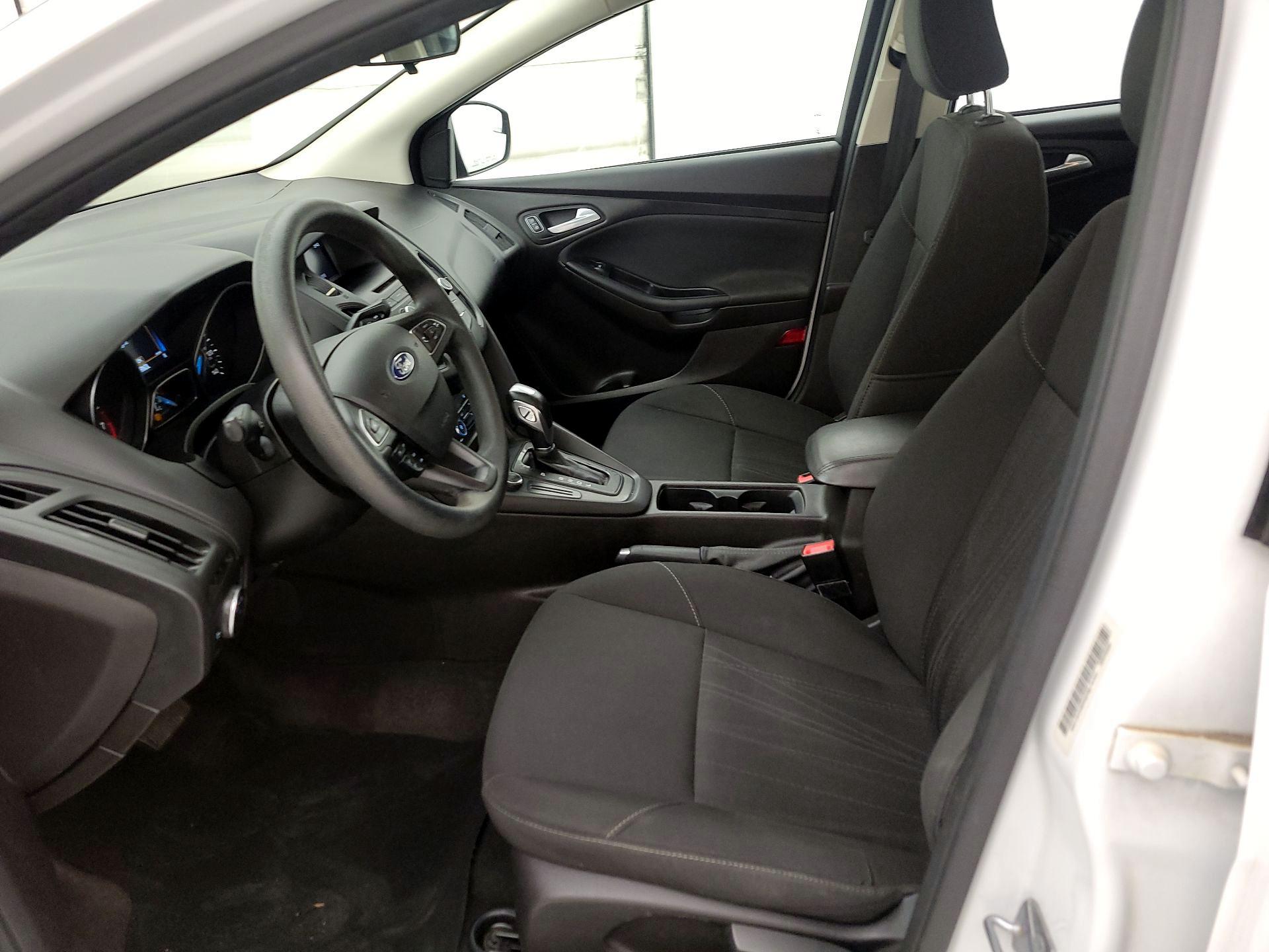 Thumbnail: 2016 Ford Focus - 11