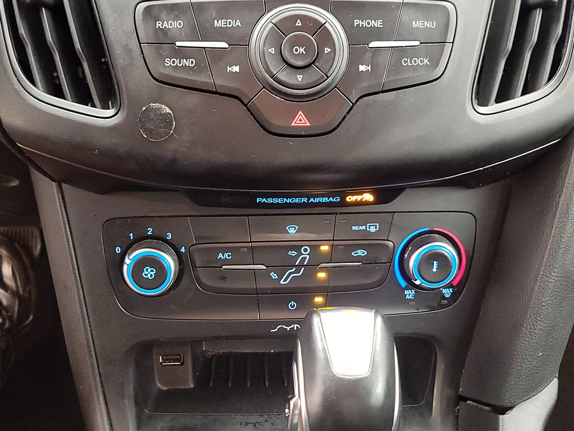 Thumbnail: 2016 Ford Focus - 16