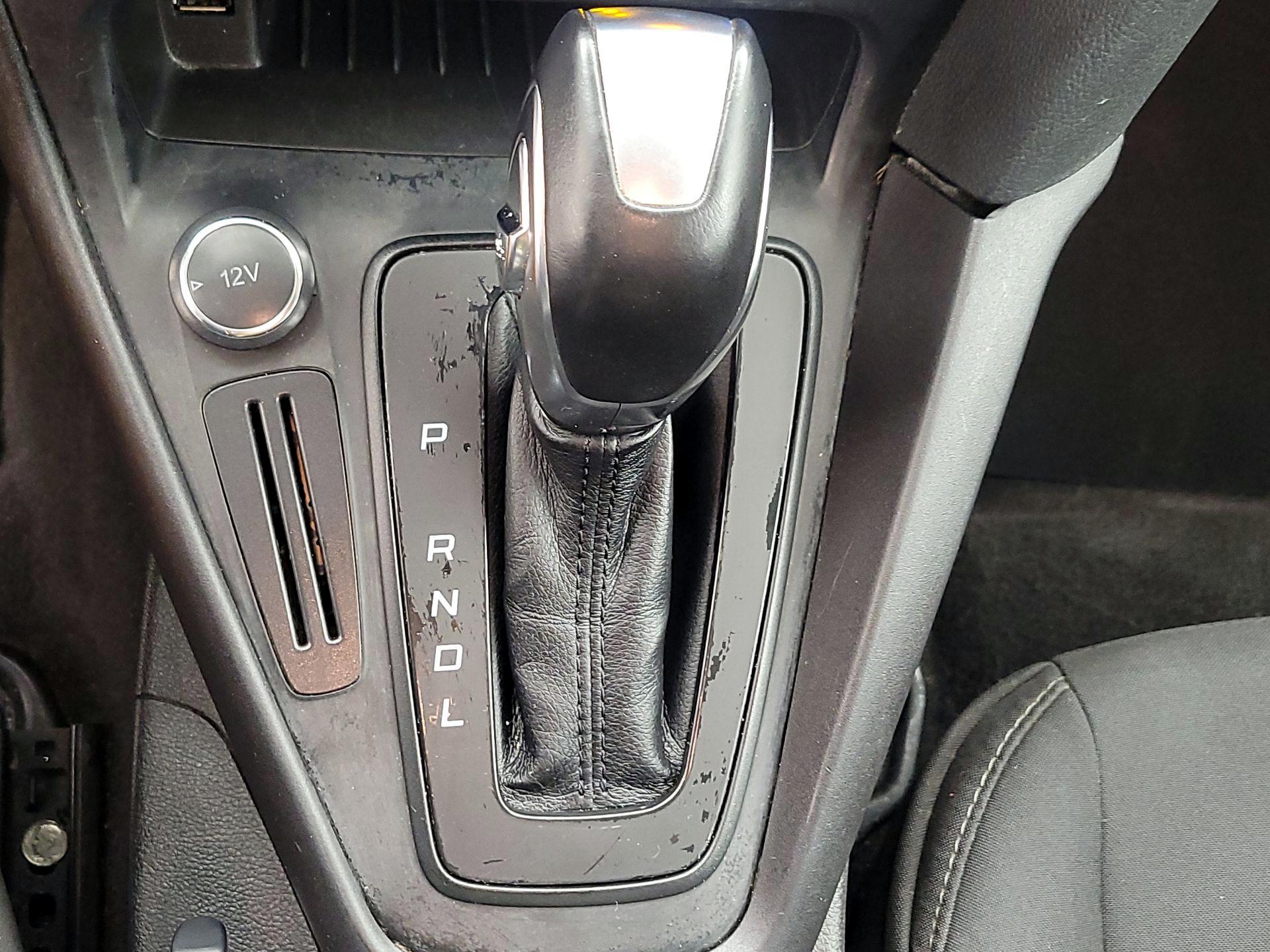 Thumbnail: 2016 Ford Focus - 17