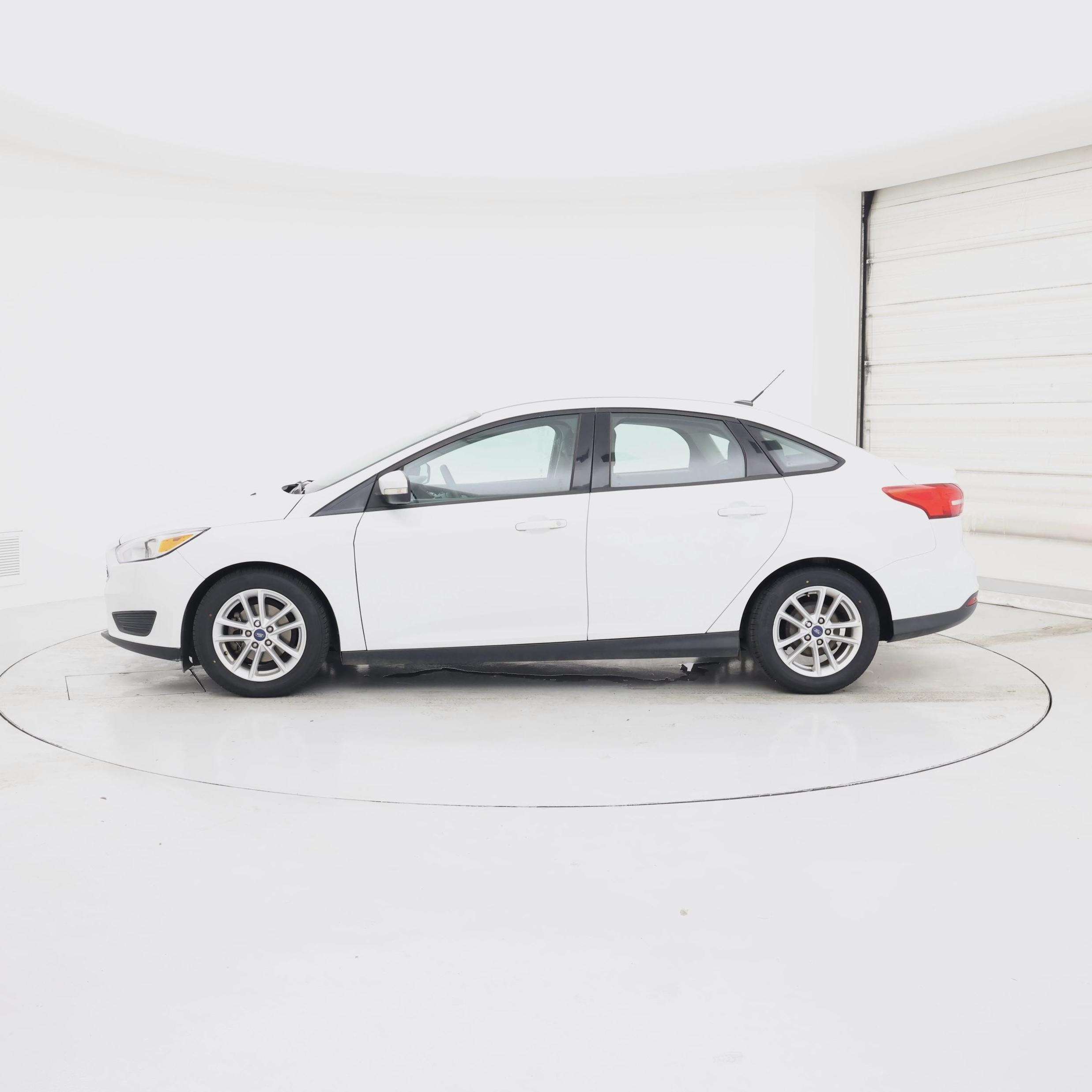 Thumbnail: 2016 Ford Focus - 3