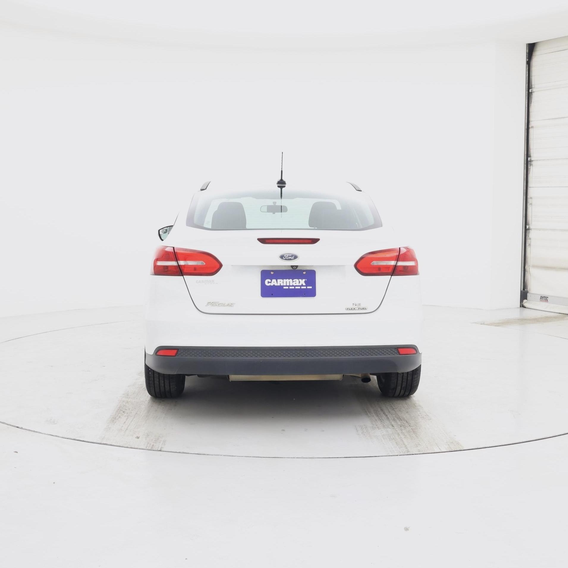 Thumbnail: 2016 Ford Focus - 6