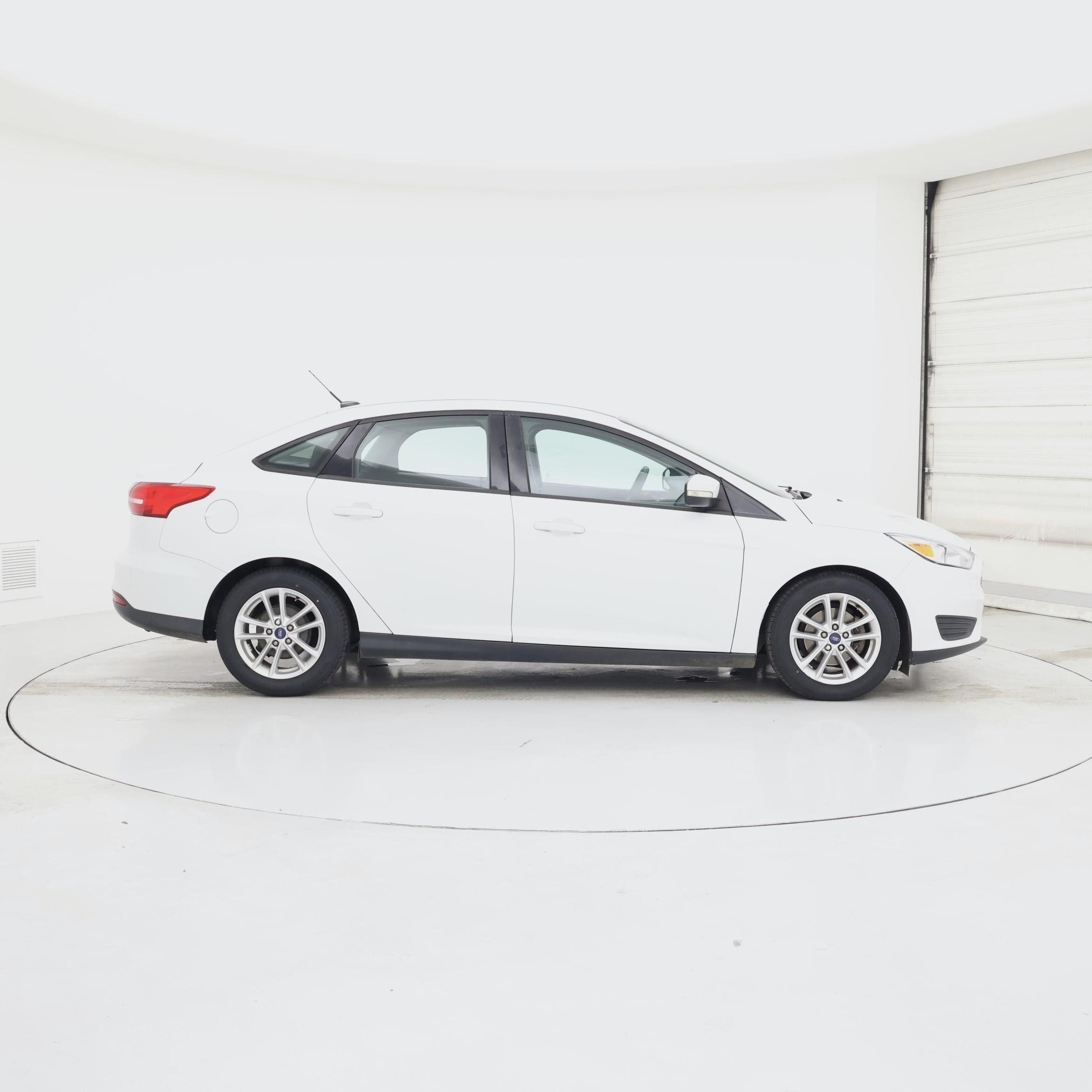 Thumbnail: 2016 Ford Focus - 7