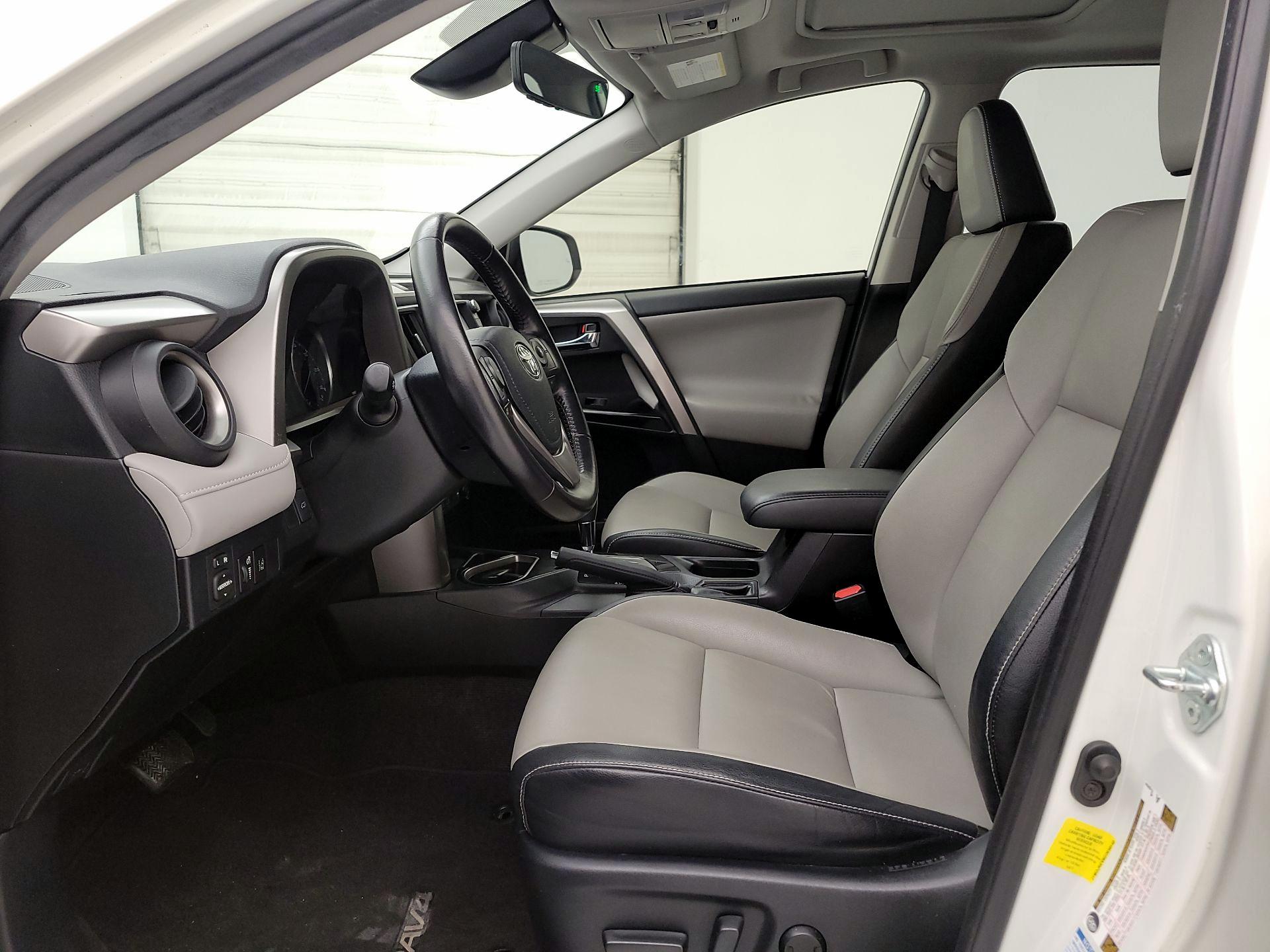 Thumbnail: 2016 Toyota RAV4 - 11