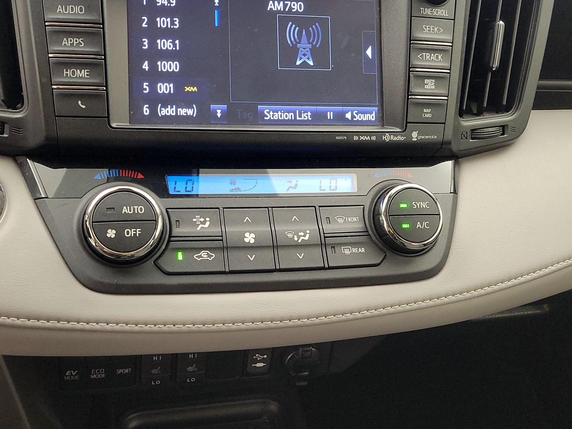 Thumbnail: 2016 Toyota RAV4 - 16